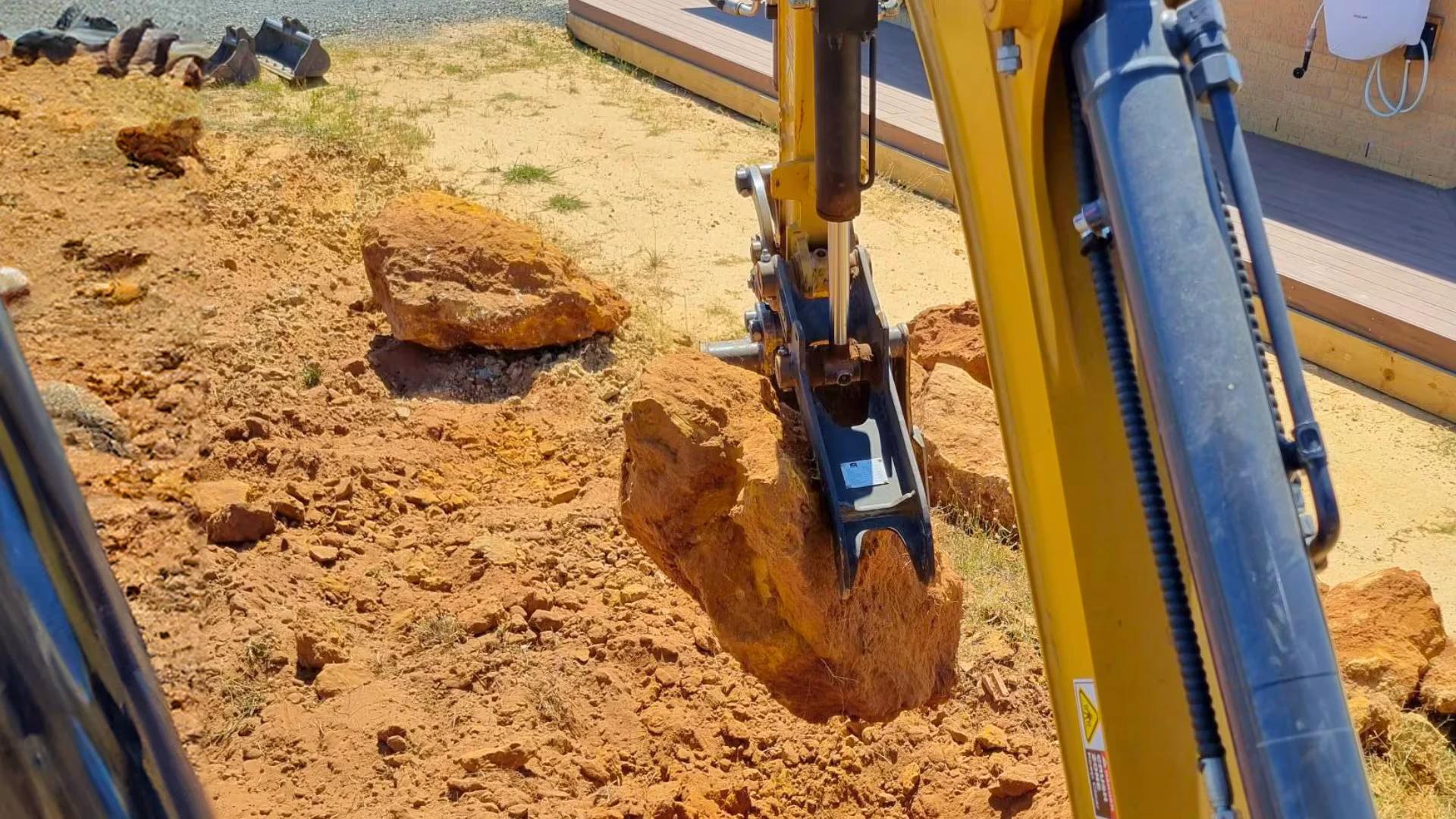 Hydraulic Thumb - Gallery Image 4