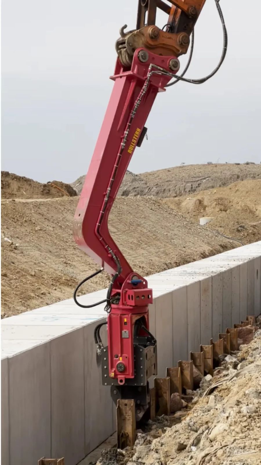 Aussie Buckets Vibrating Pile Driver in Action 3