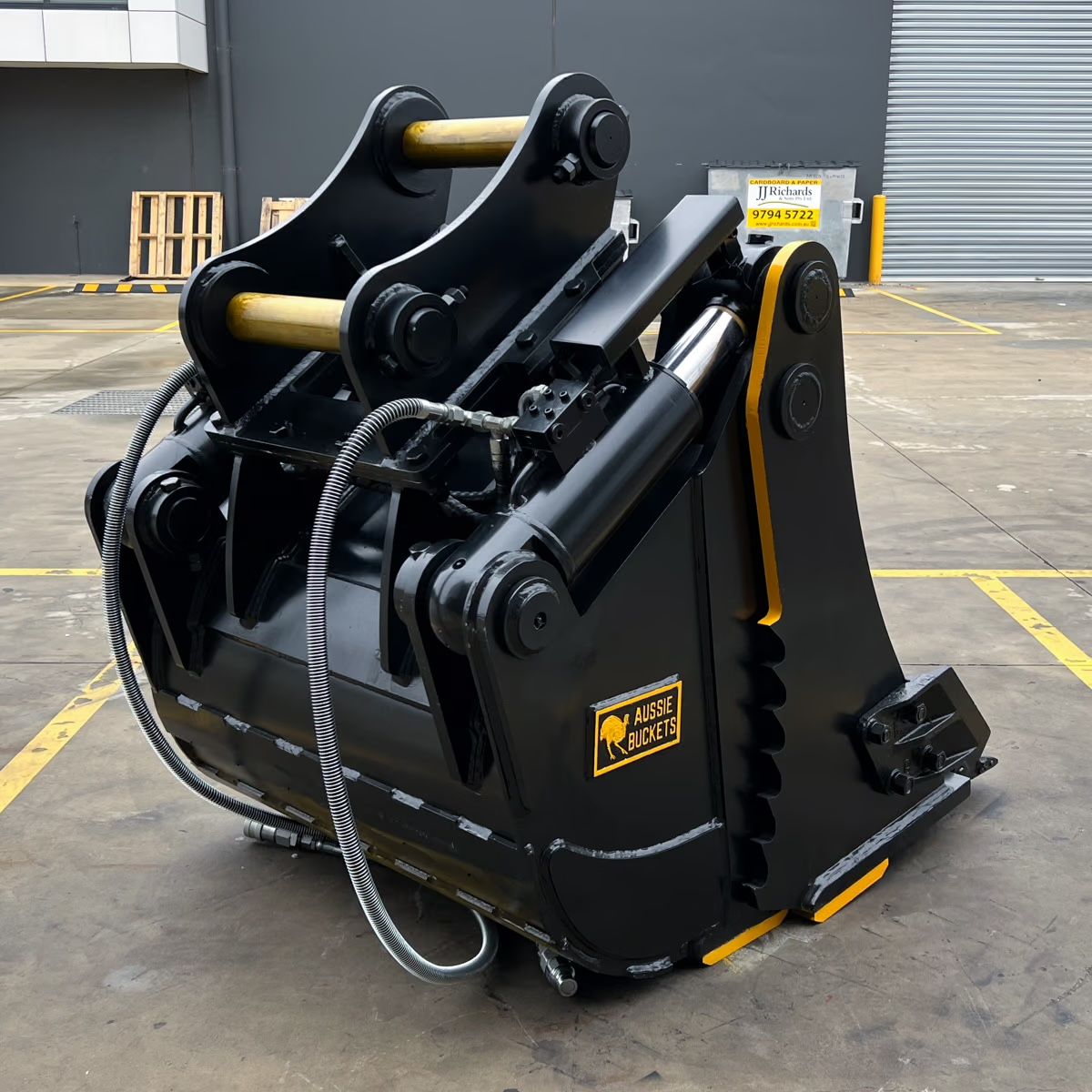 Heavy Duty 4-in-1 Bucket - Product Image 4