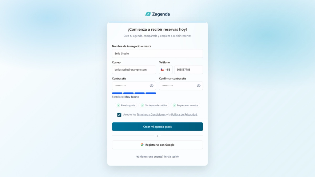Casilla de Términos y Condiciones marcada y botón Crear mi agenda gratis destacados