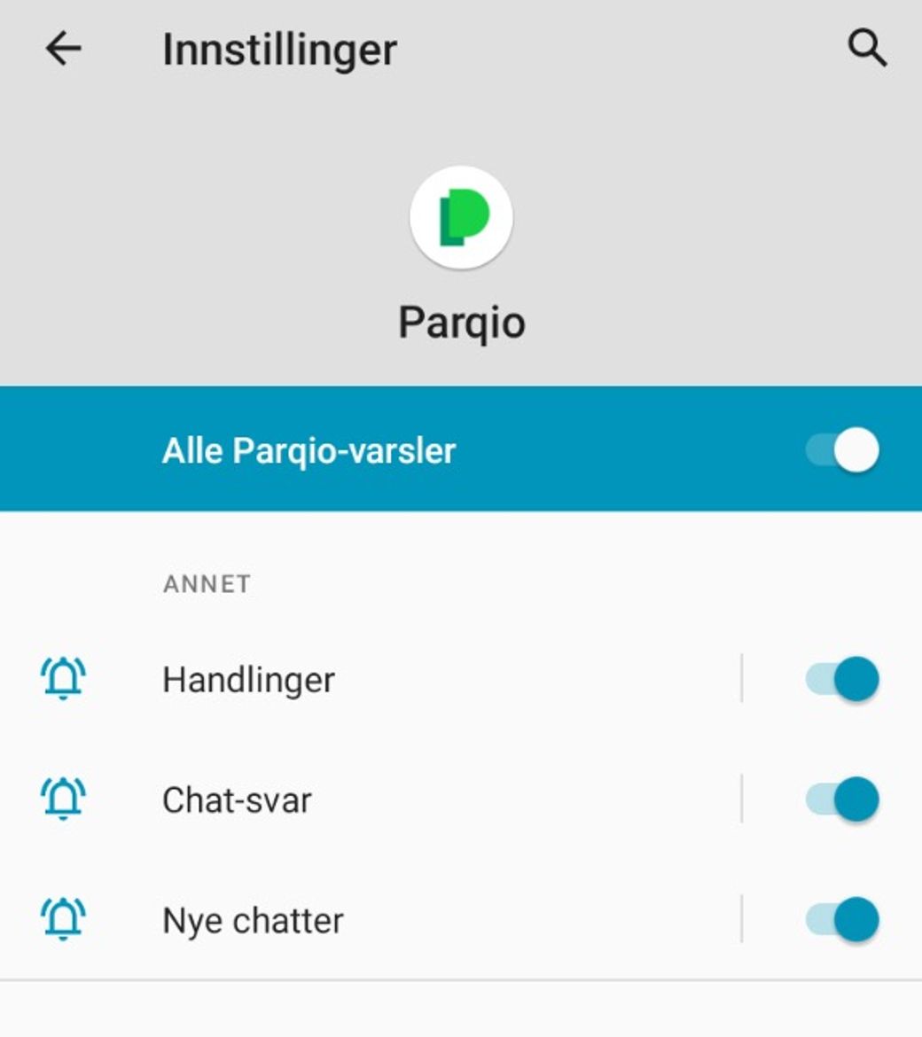 Android-innstillingene for Parqio på norsk, med «Alle Parqio-varsler» slått på og Handlinger, Chat-svar og Nye chatter