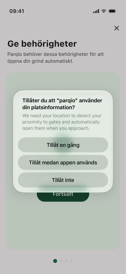 iPhone frågar om Parqio får använda din platsinformation, med ”Tillåt en gång”, ”Tillåt medan appen används” och ”Tillåt inte”
