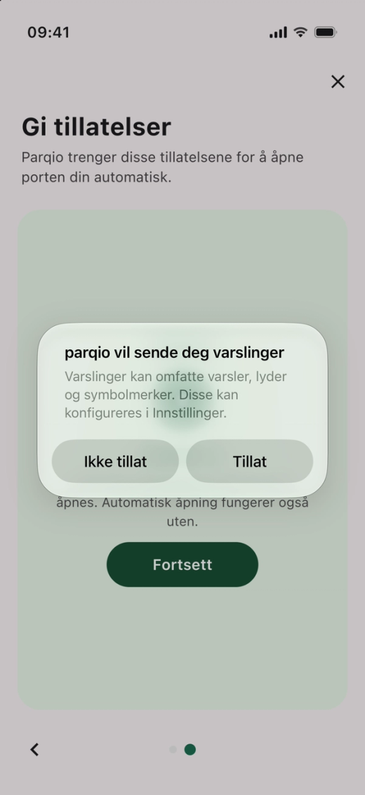 iPhone viser «parqio vil sende deg varslinger» med «Ikke tillat» og «Tillat» over kortet «Varsler»