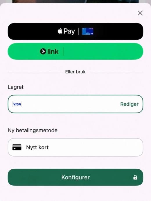 Betalingsarket med Apple Pay, Link, det lagrede Visa-kortet med «Rediger», «Nytt kort» og knappen «Konfigurer»