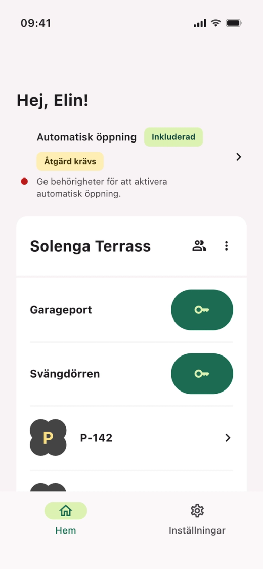 Startsidan i Parqio-appen med raden ”Automatisk öppning”, märkena ”Inkluderad” och ”Åtgärd krävs” och texten ”Ge behörigheter för att aktivera automatisk öppning.”