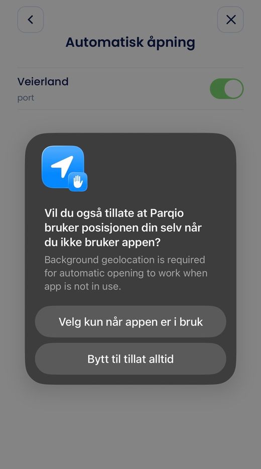 Norska skärmen «Automatisk åpning» med iOS-frågan «Vil du også tillate at Parqio bruker posisjonen din selv når du ikke bruker appen?» och knapparna «Velg kun når appen er i bruk» och «Bytt til tillat alltid»
