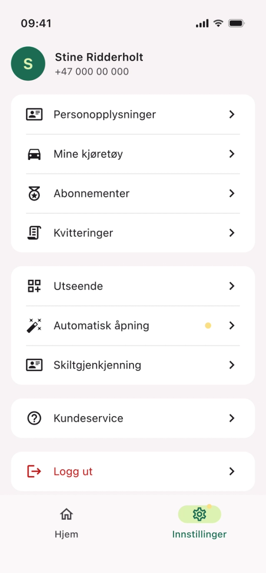 Innstillinger i Parqio-appen med navnet og telefonnummeret øverst, og raden «Skiltgjenkjenning» under «Automatisk åpning»