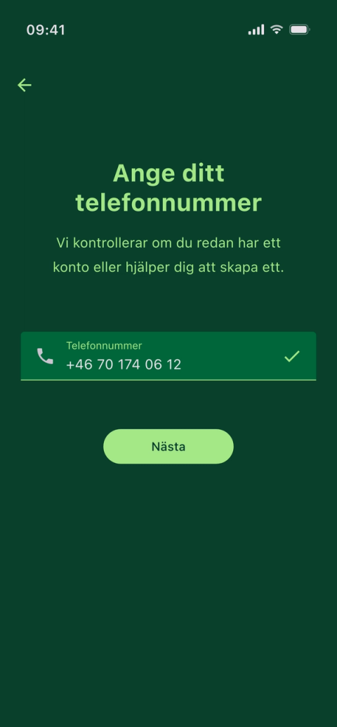 Inloggningsskärmen i Parqio-appen i mörkt läge: en mörkgrön sida med rubriken ”Ange ditt telefonnummer”, ett mobilnummer ifyllt i fältet, en grön bock som bekräftar det och en limegrön ”Nästa”-knapp nedanför.