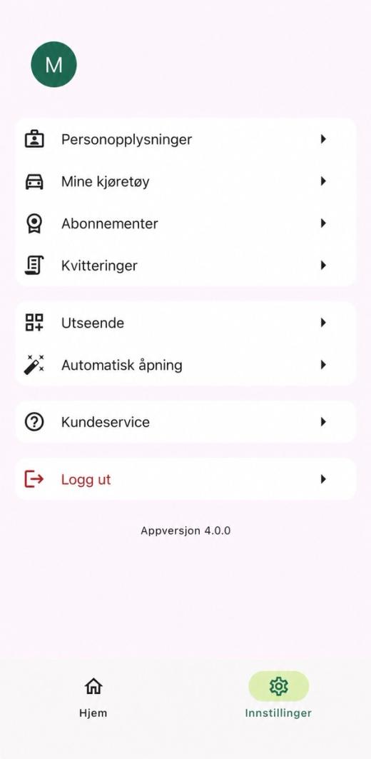 Innstillinger i Parqio-appen med menyen Personopplysninger, Mine kjøretøy, Abonnementer, Kvitteringer, Utseende, Automatisk åpning, Kundeservice og Logg ut