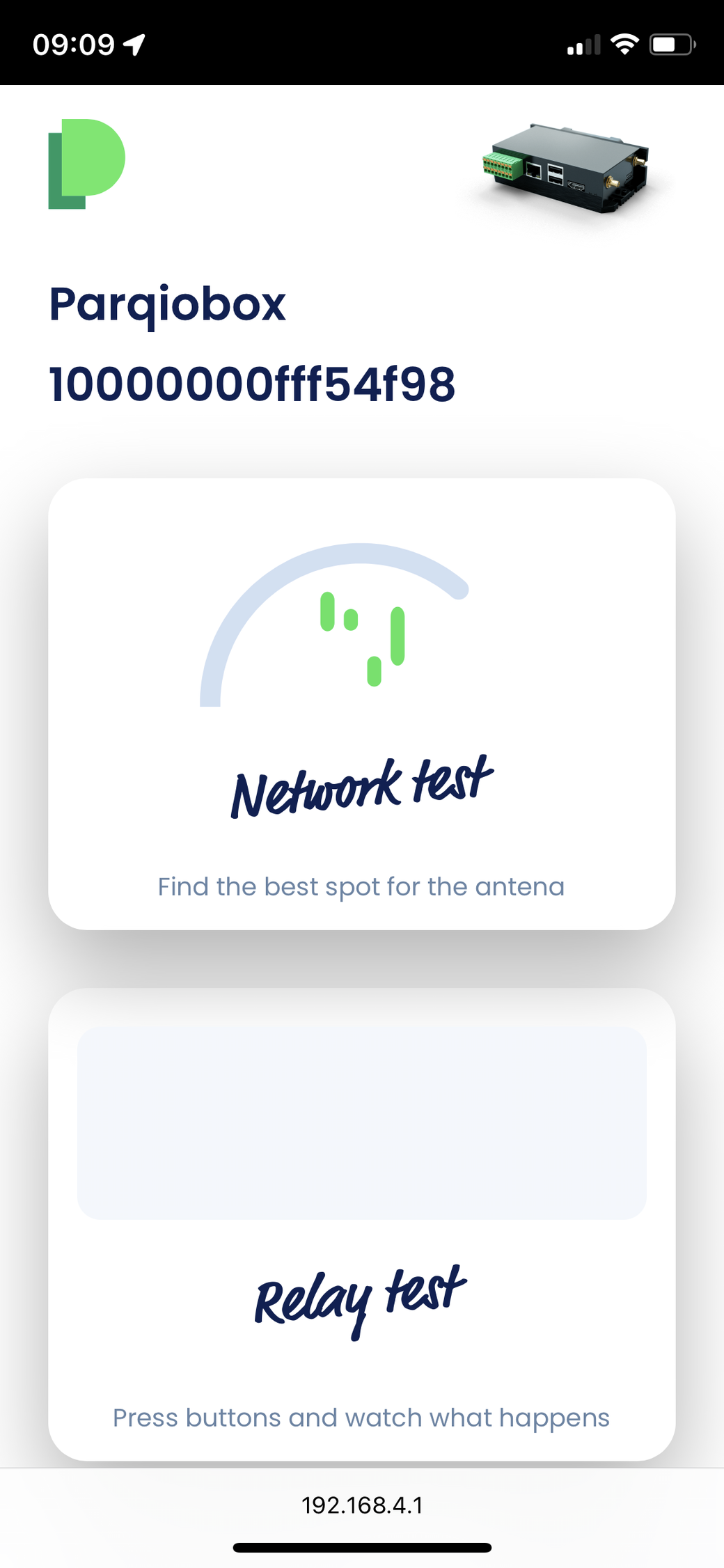 The Parqiobox page on a phone with the «Network test» and «Relay test» cards and the address 192.168.4.1 at the bottom
