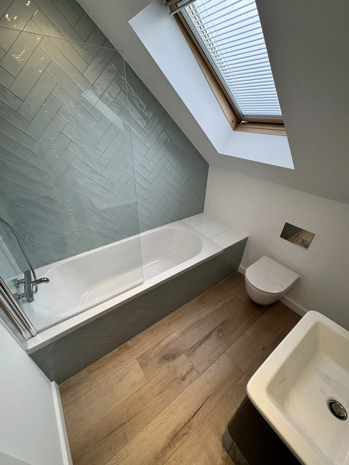 Clean Geometry & Soft Tones Bathroom Renovation