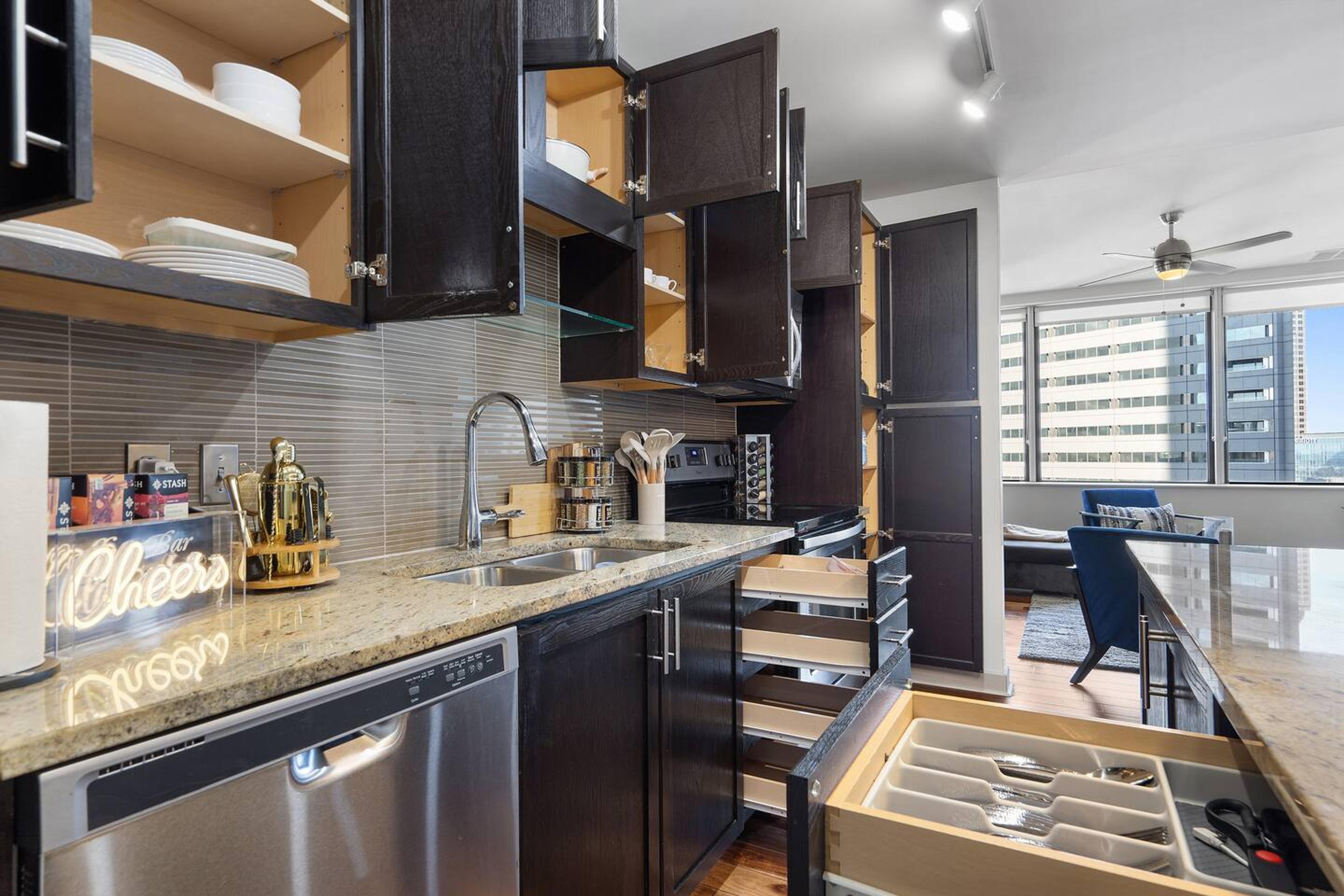Fully stocked kitchen for all your needs.