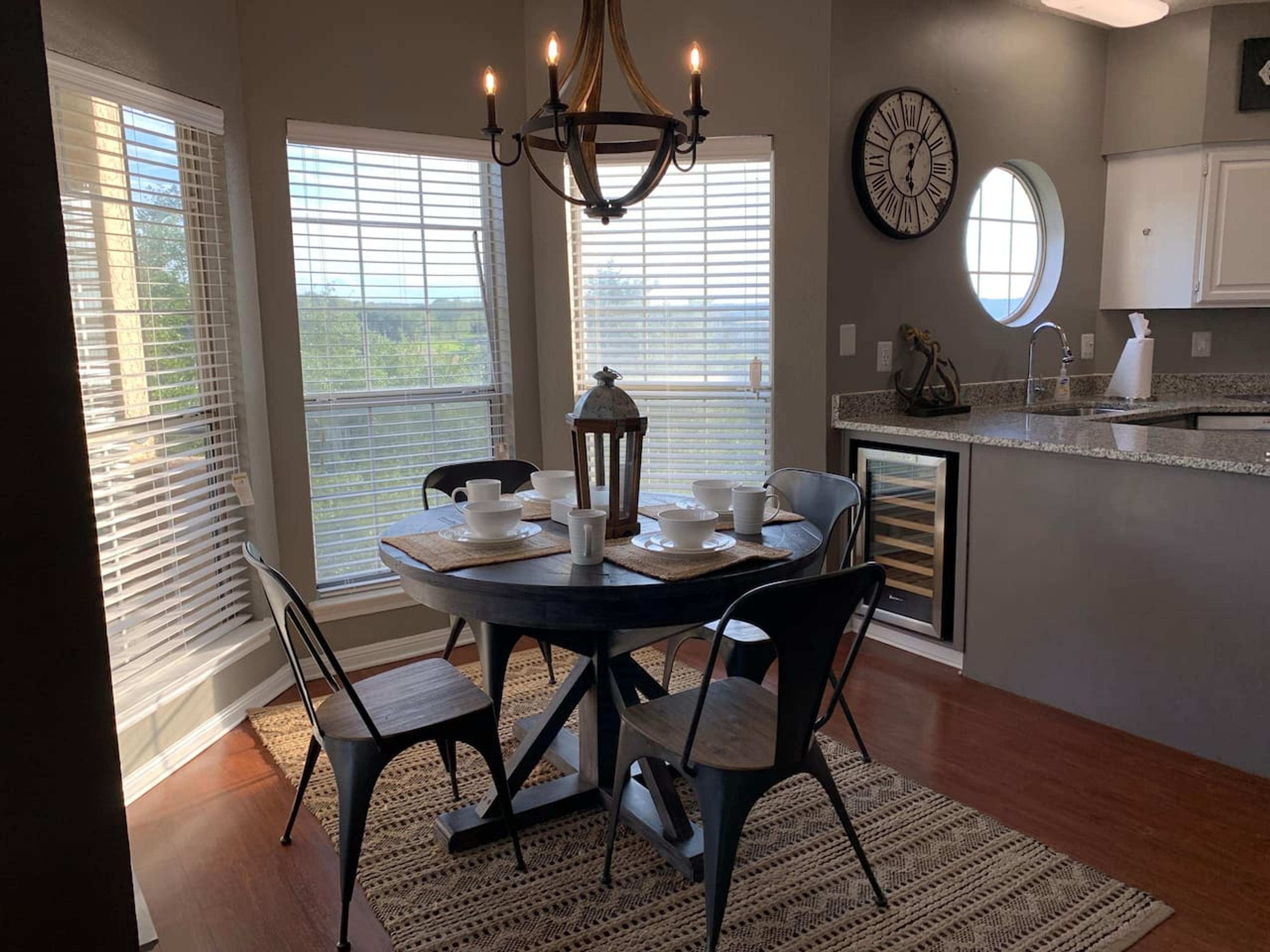 Dining space for 4 chairs