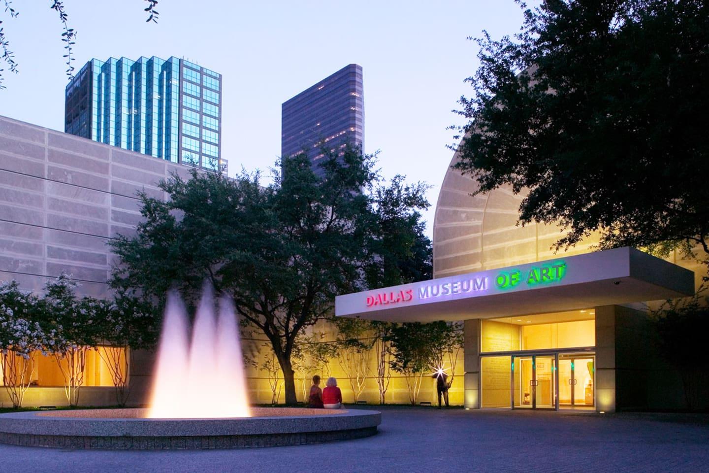 One of the largest art museums in the U.S., it houses an extensive collection of artworks from around the world, ranging from ancient to contemporary. 1.5 miles (30 min by walk, 6 min by car)