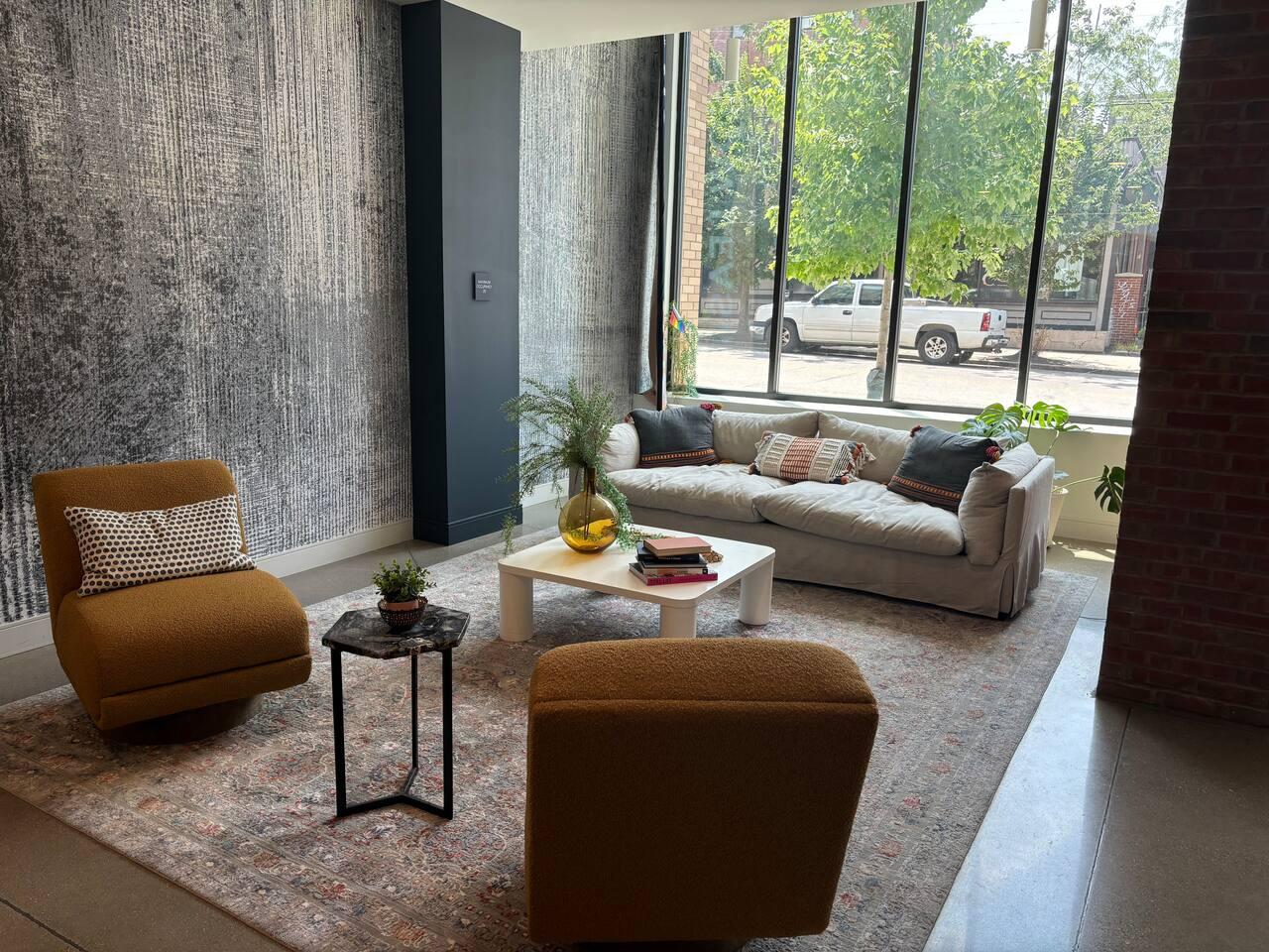 lobby area to sit and relax