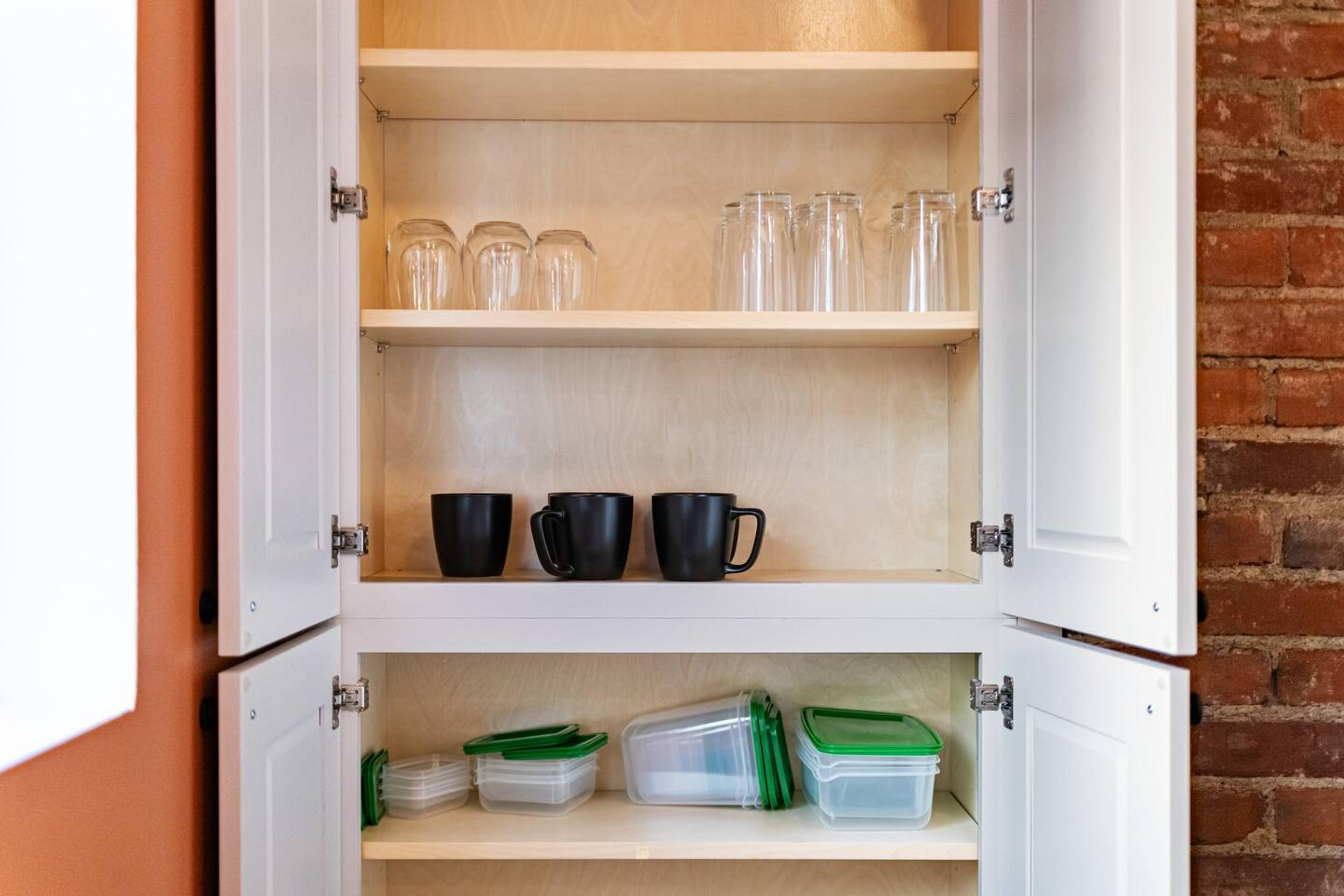 Our collection of glasses, mugs, and containers is ready for every sip and snack. ☕️