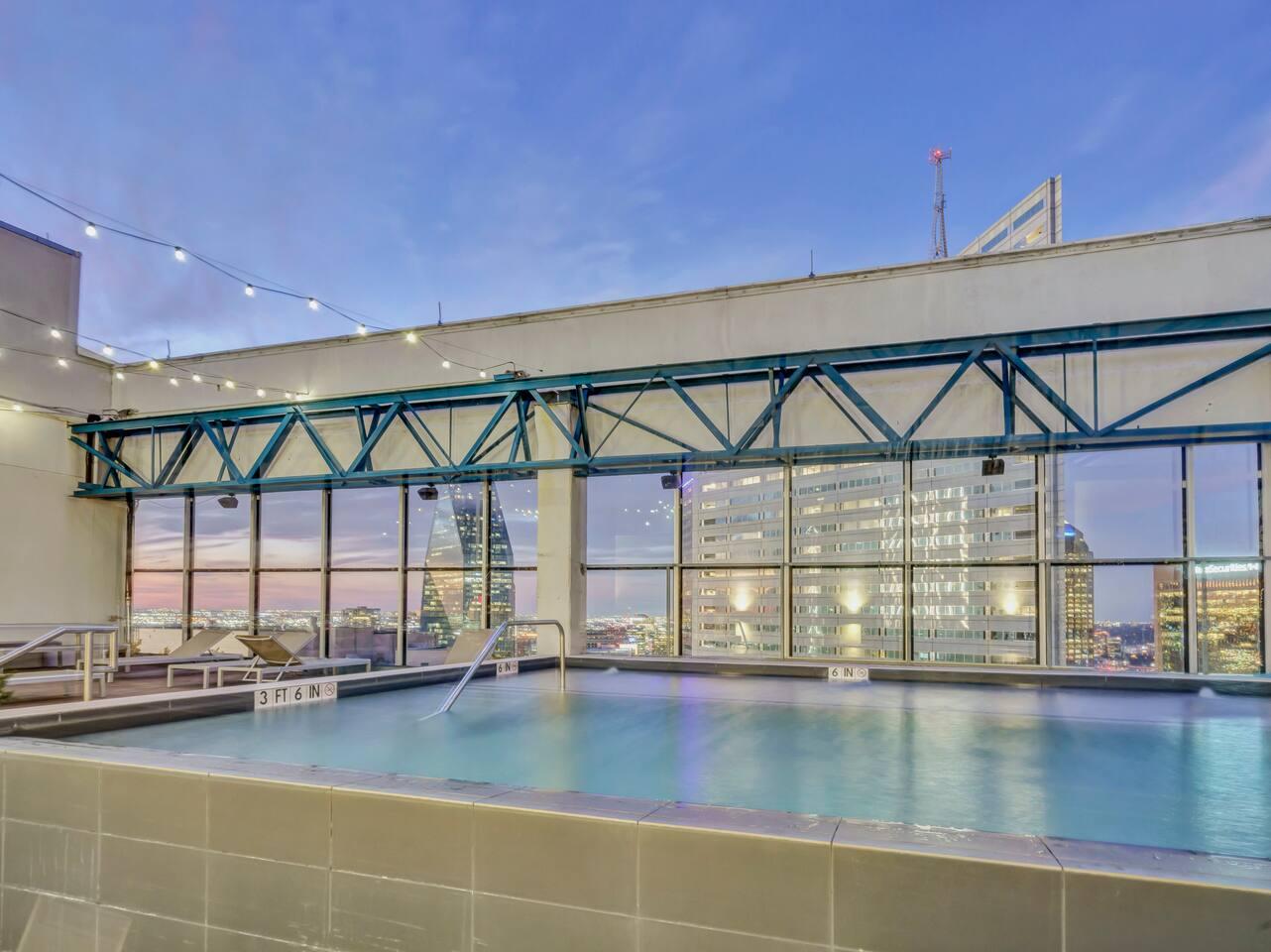 Rood top pool view.