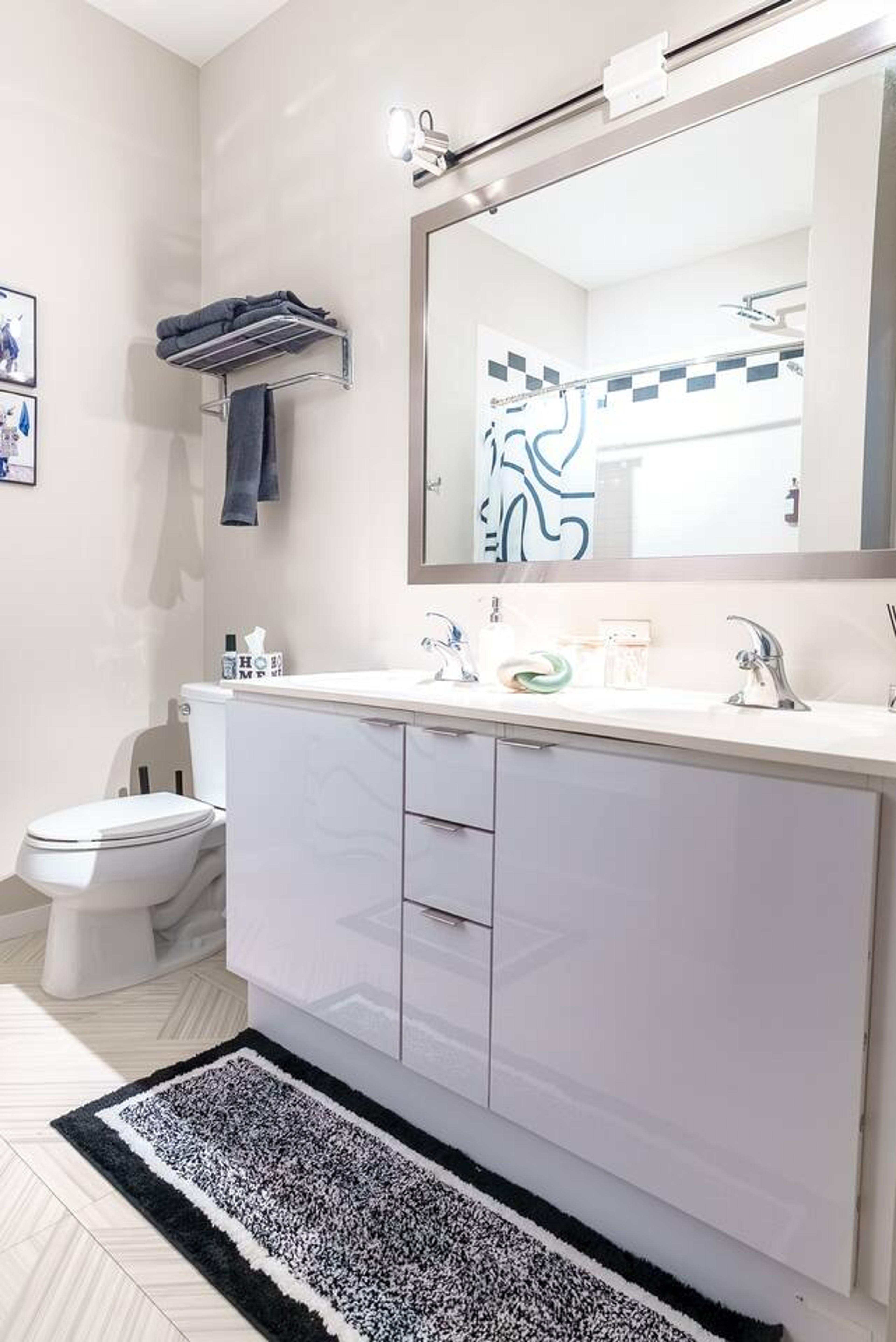 Cinc-PoV-823 -2 Bedroom — photo 24