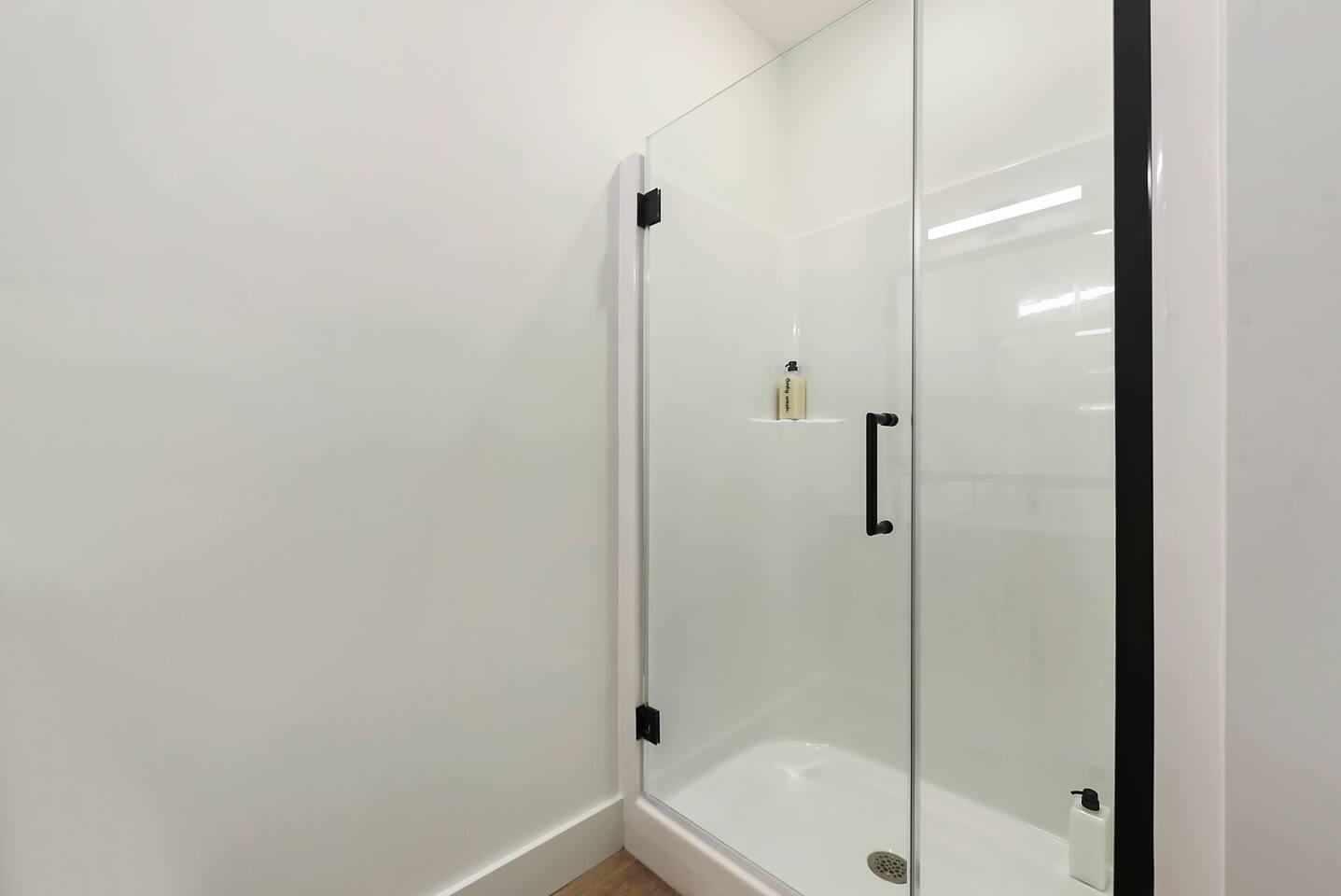 Bathroom Shower With Essentials Provided (Shampoo, Conditioner, Body Wash)