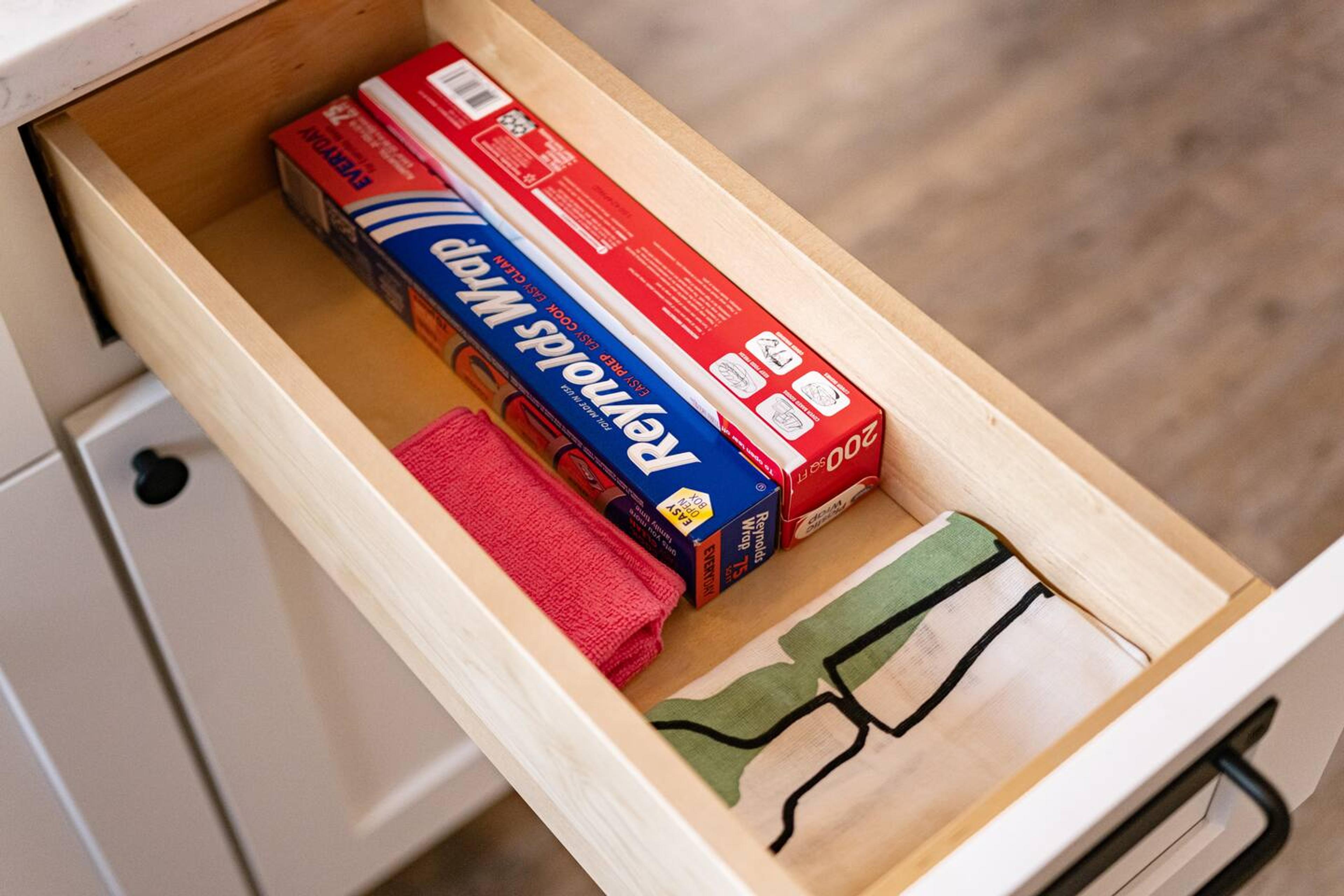 Our kitchen is fully stocked with cling and foil wraps for all your meal prep needs.  ✨