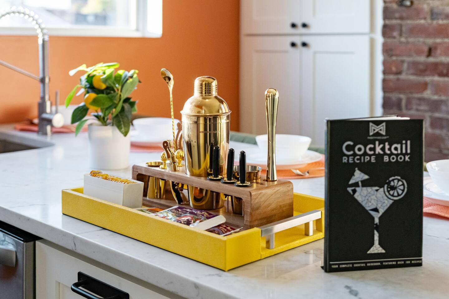 Shake things up with our cocktail recipe book and stylish utensils set! ✨ Perfect for crafting your favorite drinks at home. Cheers to mixology!