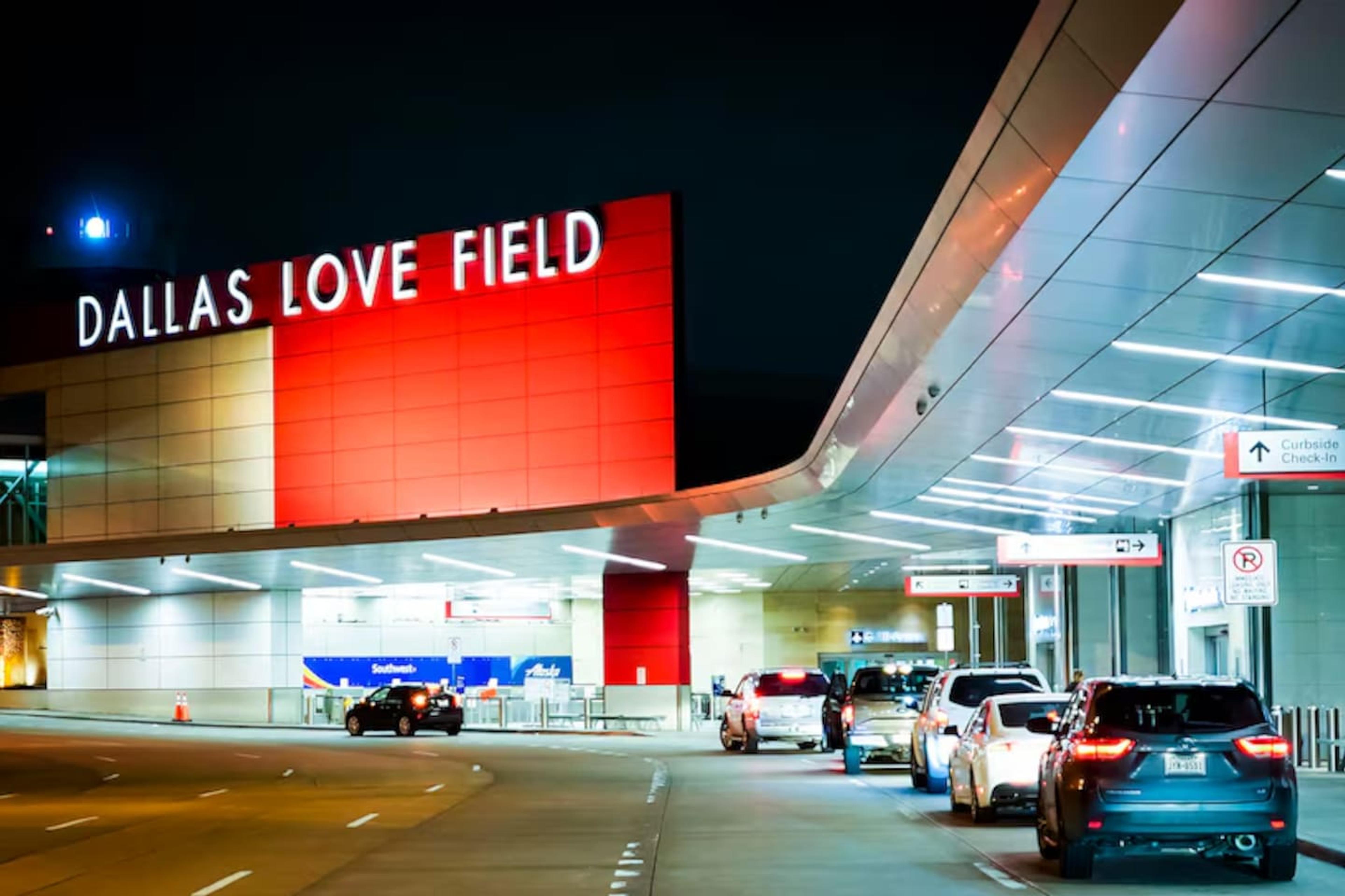 6 miles (15 min by car) Dallas Love Field is a major airport in Dallas, located close to downtown, making it easily accessible to travelers.