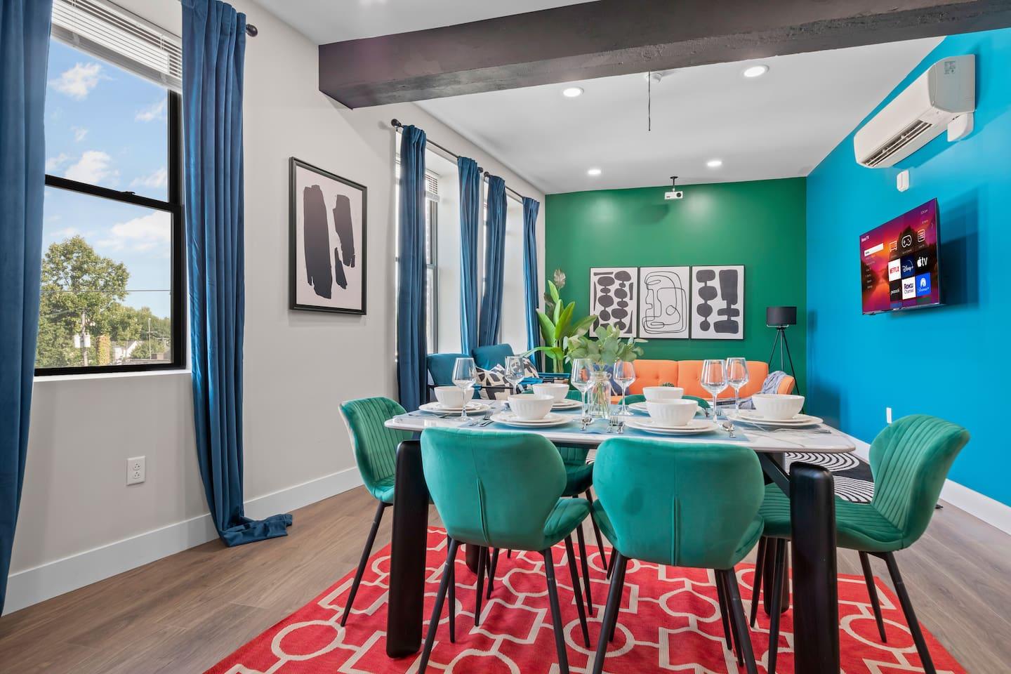 Living area with dining room