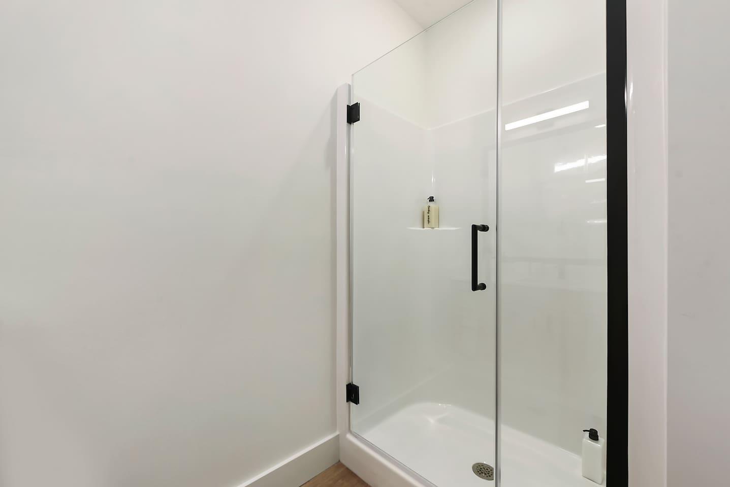 Bathroom Shower With Essentials Provided (Shampoo, Conditioner, Body Wash)