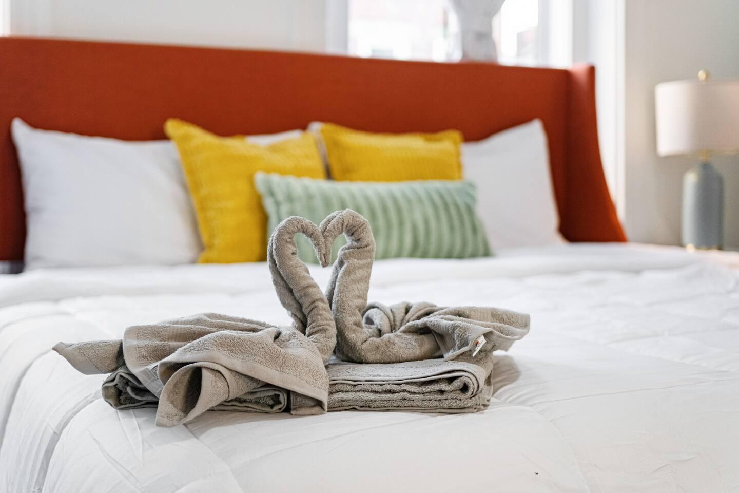 Every detail counts! ✨ Fresh towels provided for your comfort and convenience during your stay