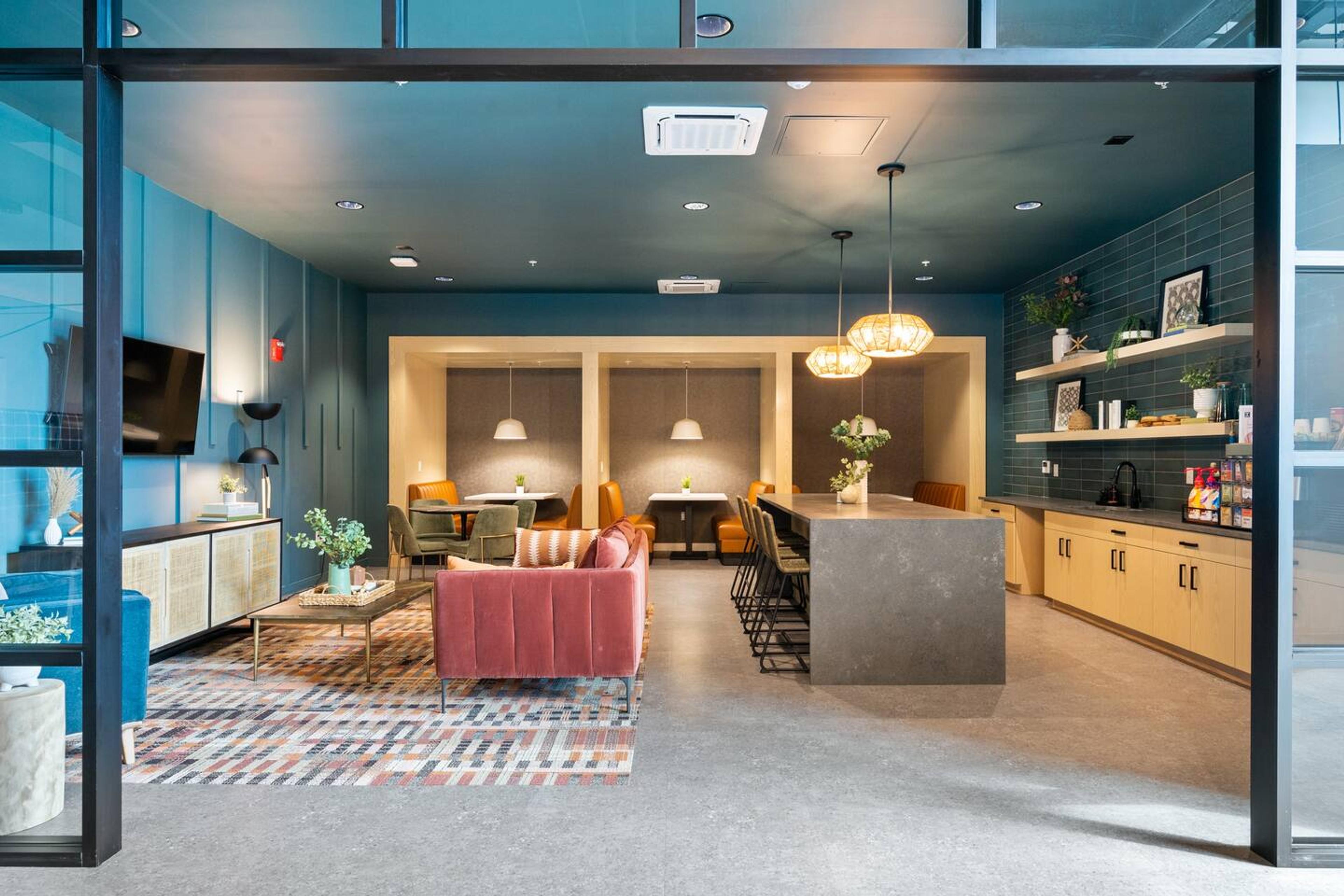 Common : Community Kitchen Area + Seating
