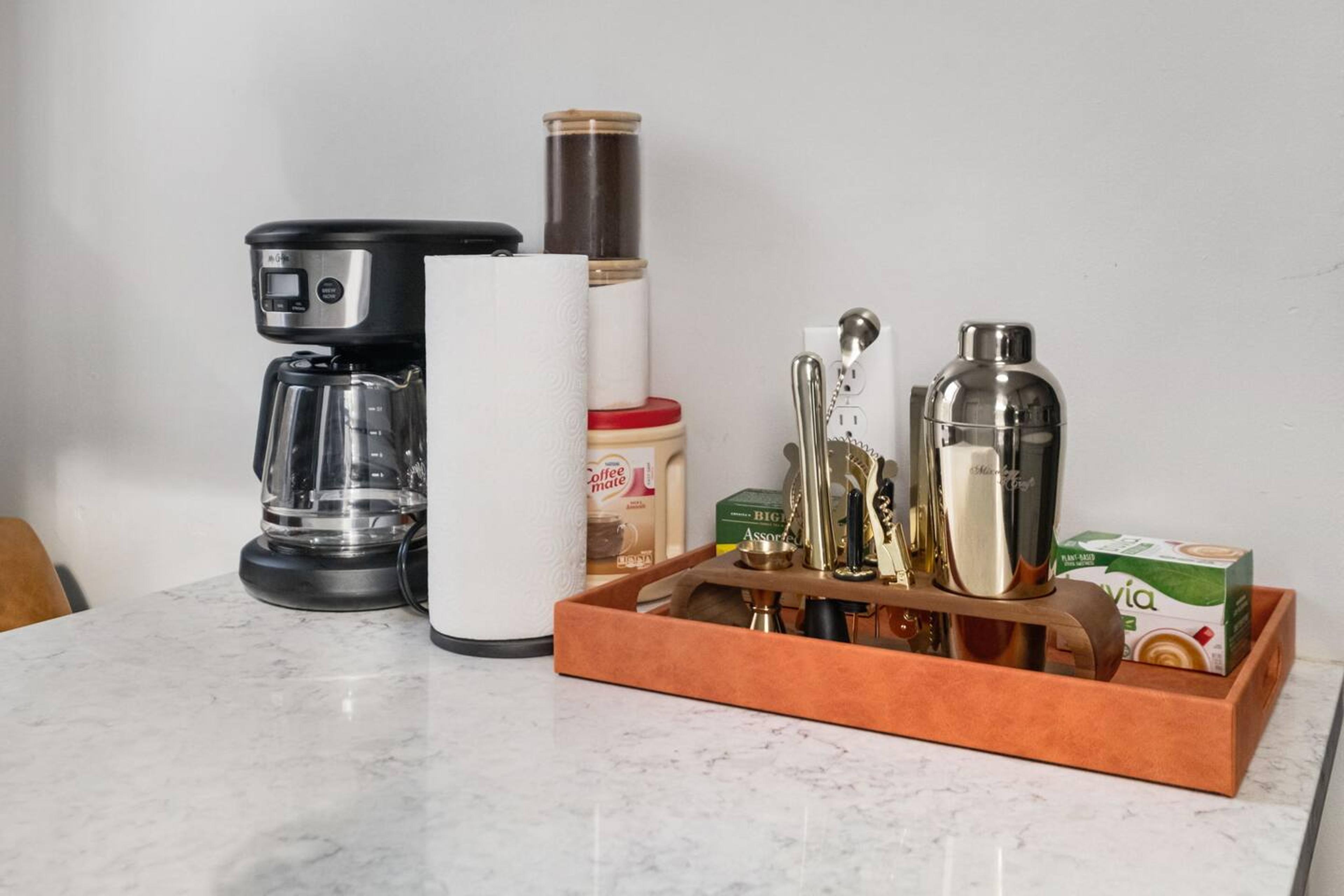 Cocktail mixer and coffee maker to enjoy!!