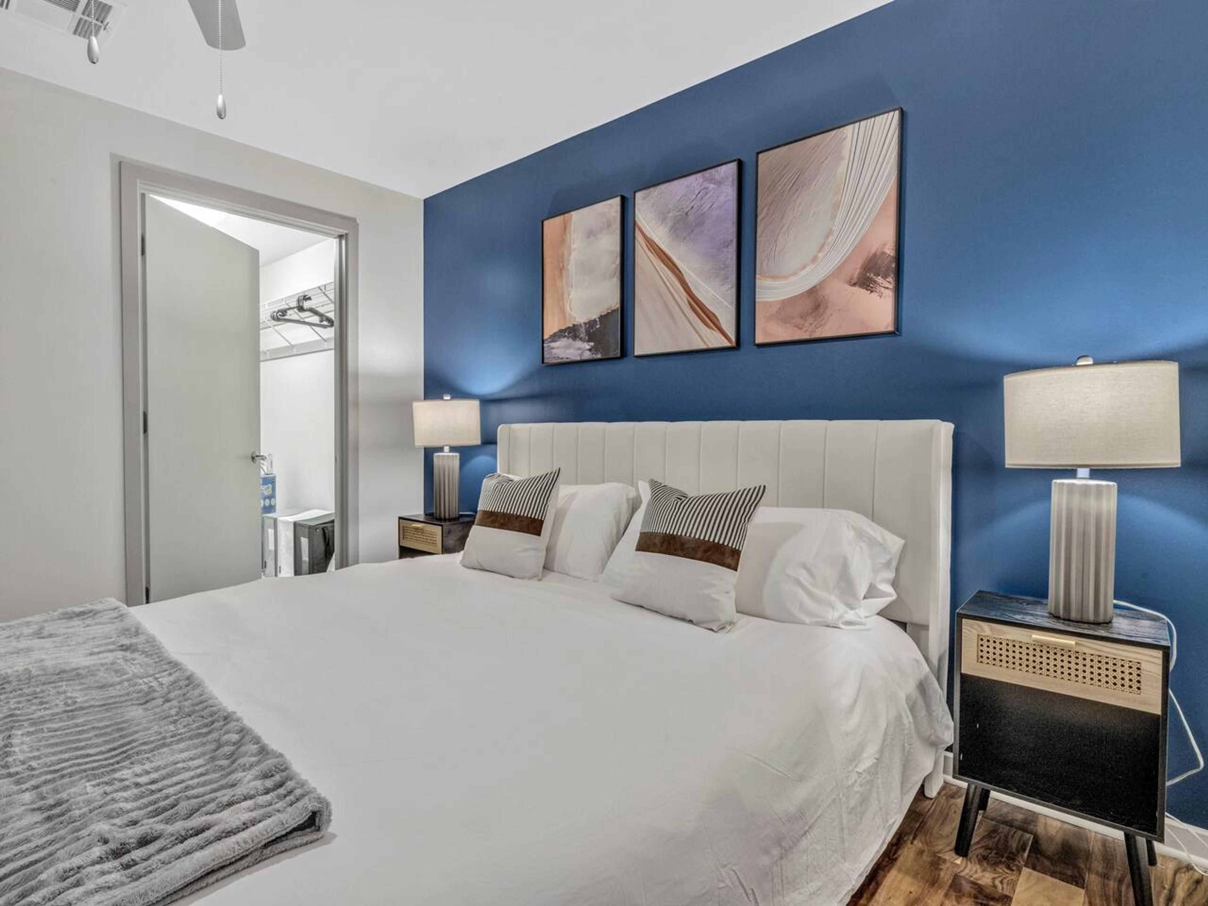 Bedroom area with a closet space