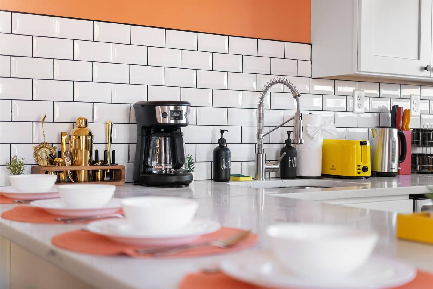 Fully loaded kitchen with cooking amenities