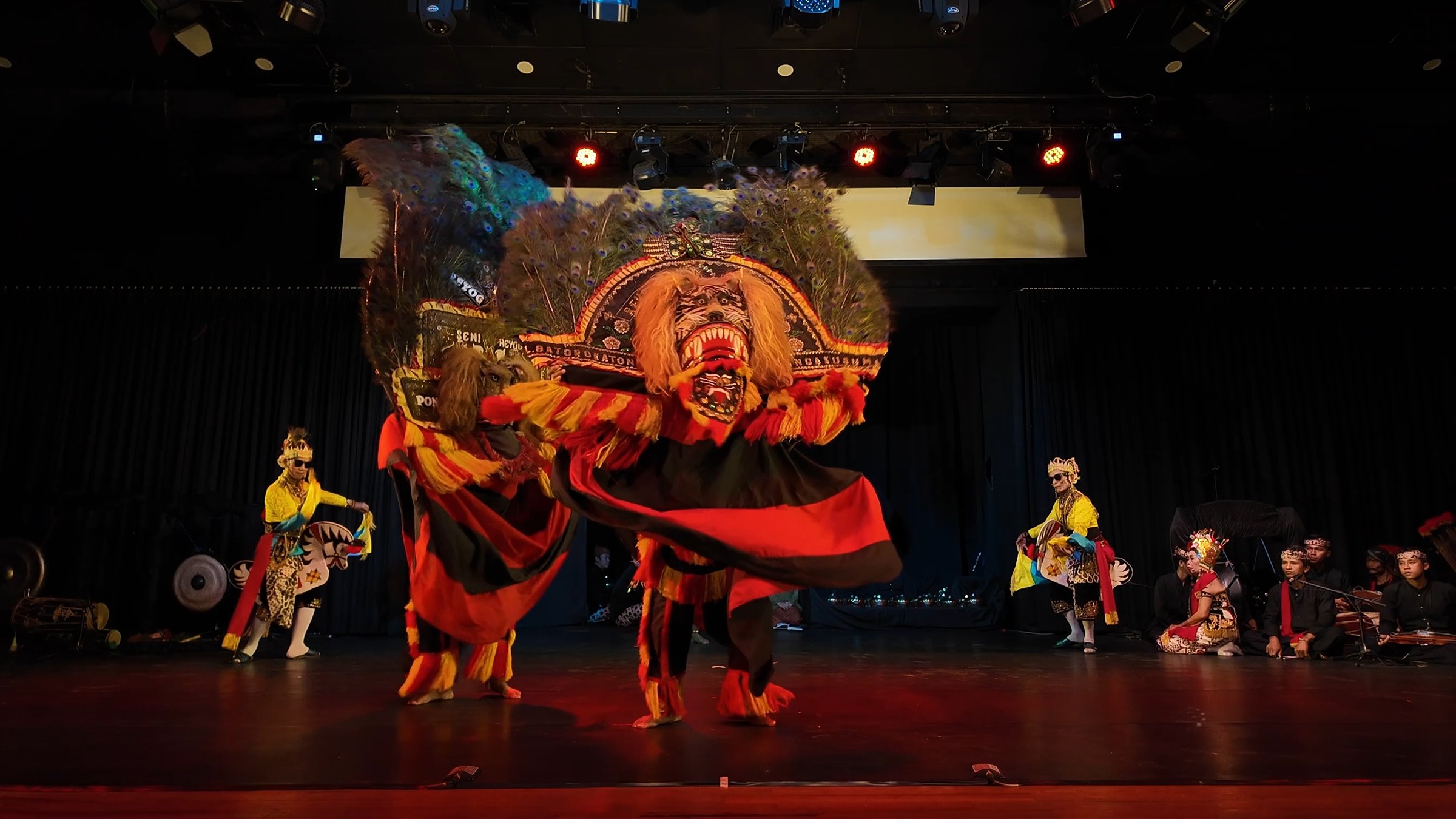 Panggung Maestro 5