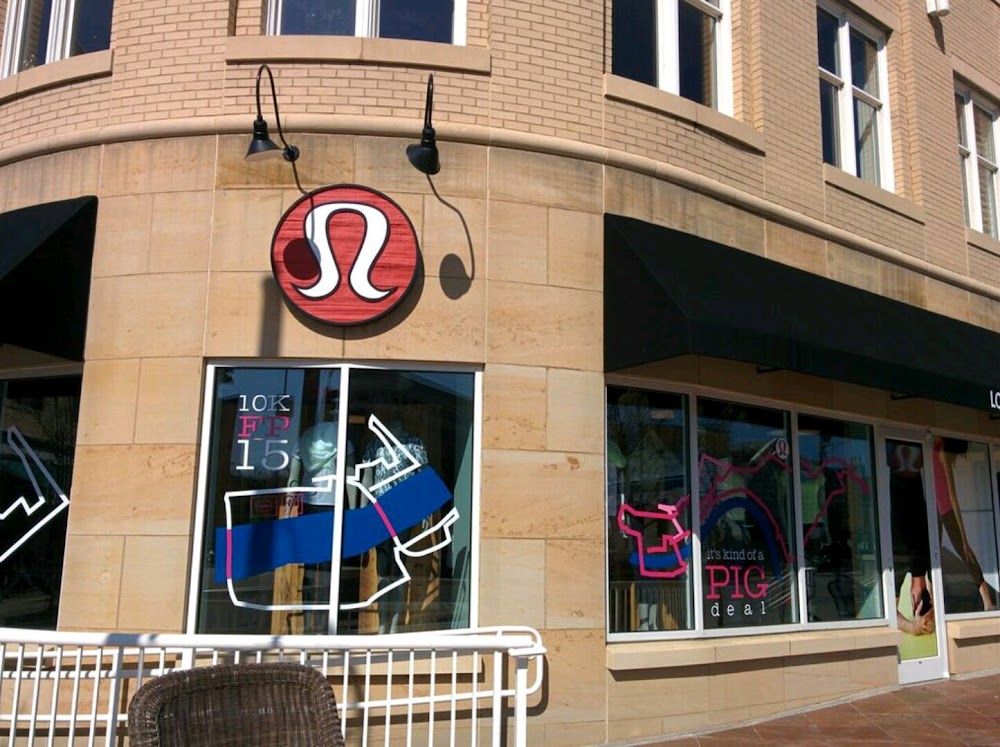 lululemon storefront