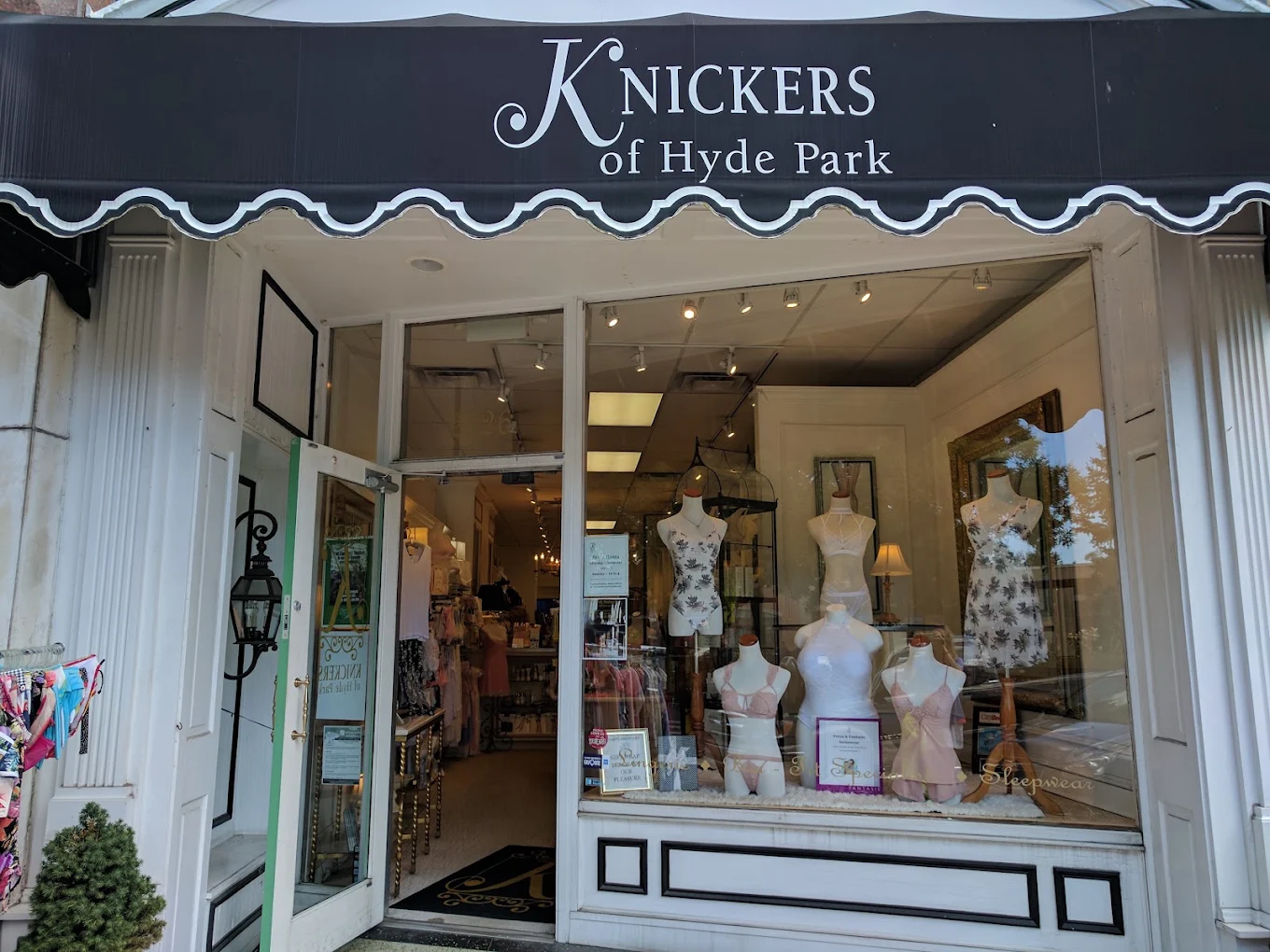 Knickers of Hyde Park storefront