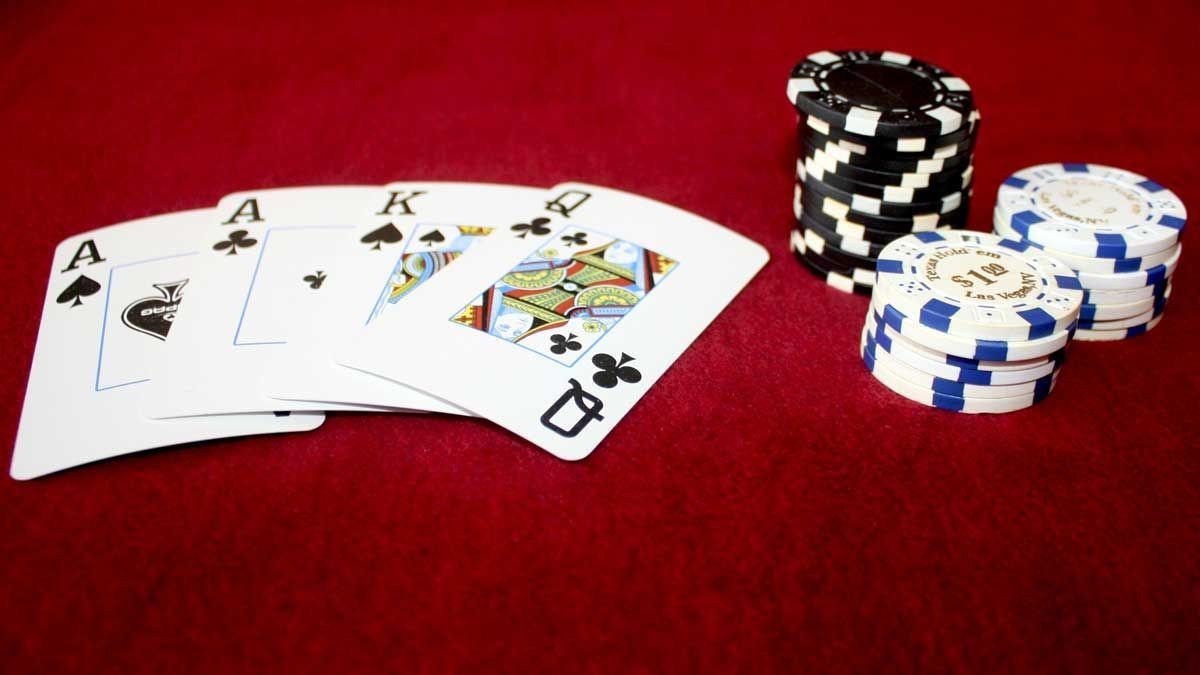 How to Play Omaha Poker (2026 Guide): Rules, Strategy & Winning Tips
