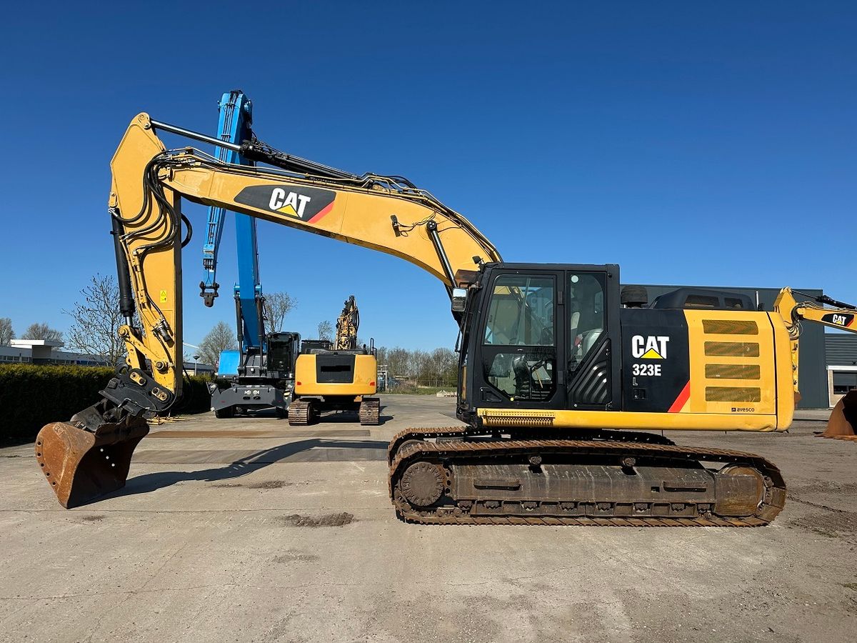 Caterpillar 323E