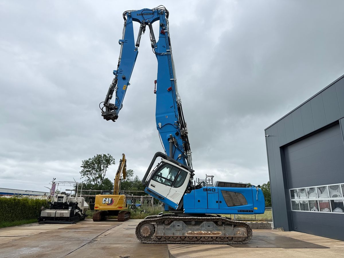 Liebherr R940 Litronic Demolition 23 m