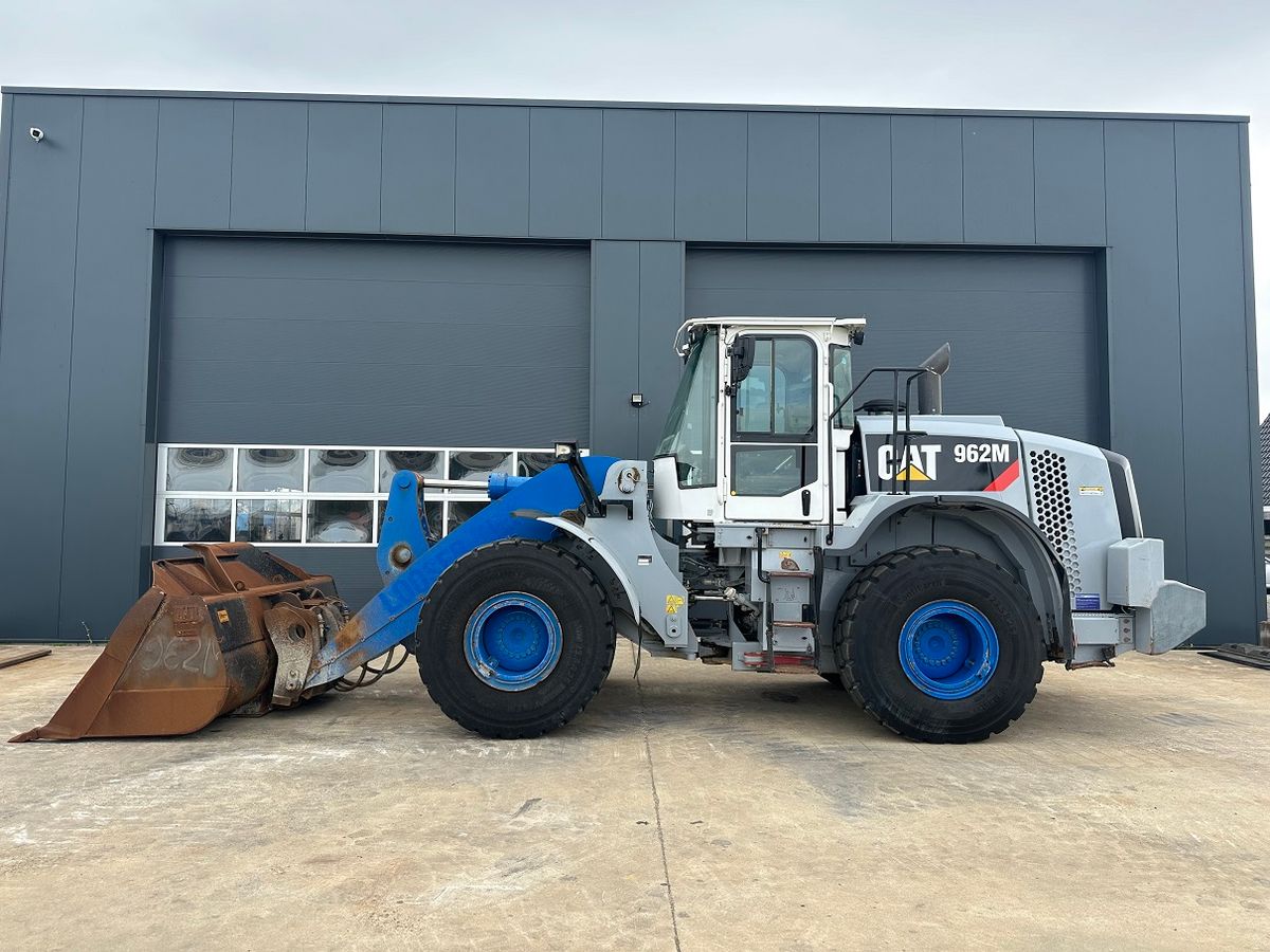 Caterpillar 962M / New Engine