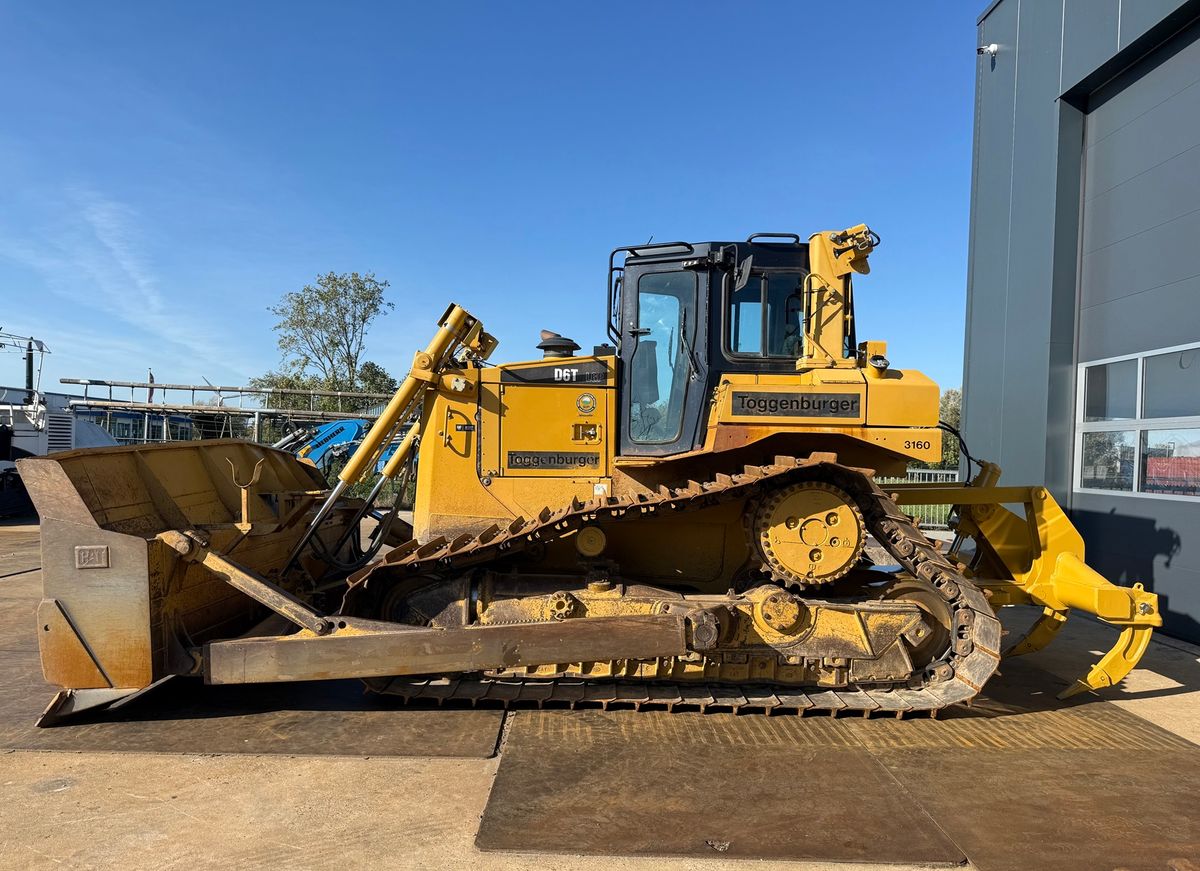 Caterpillar D6T LGP
