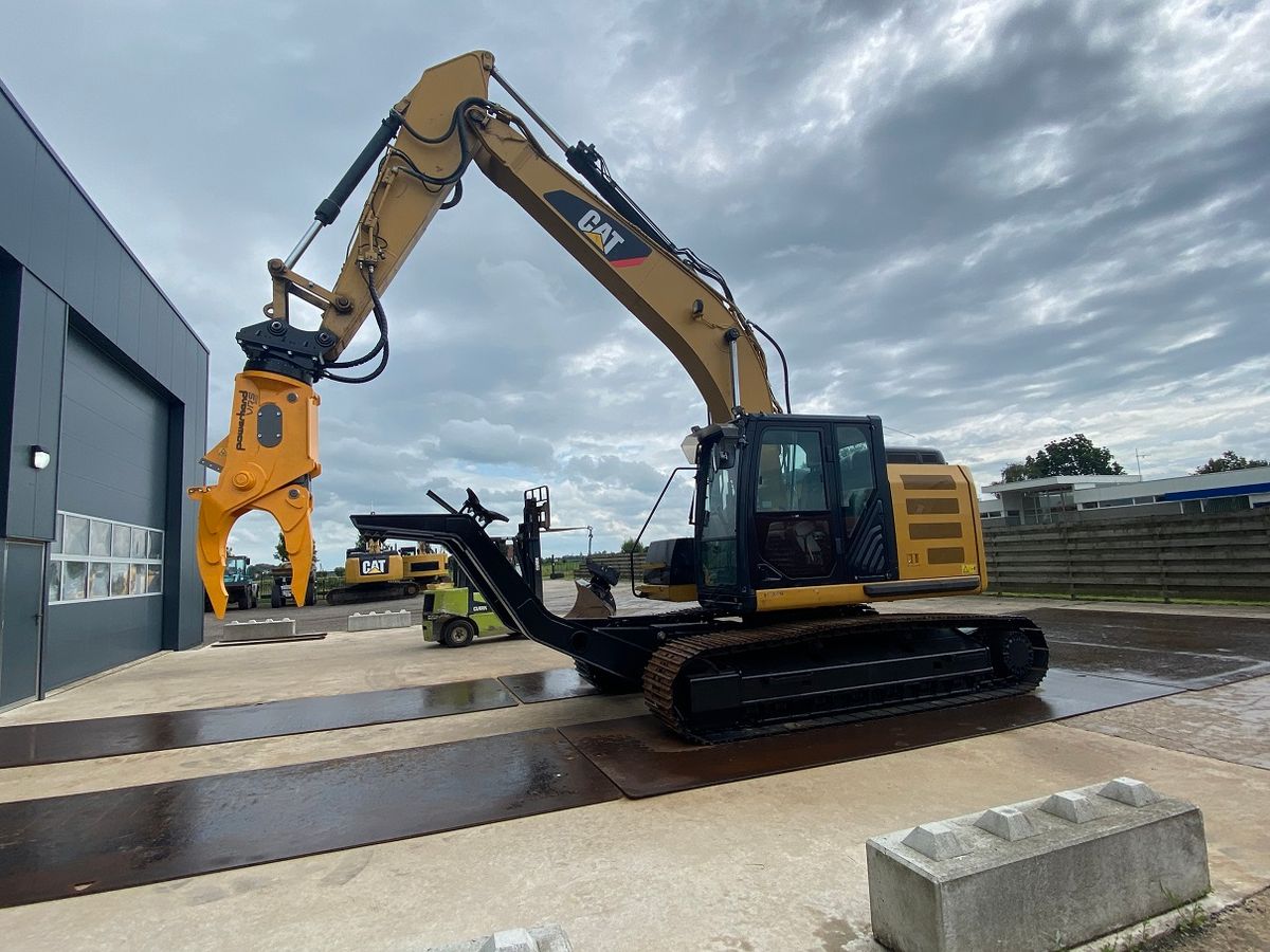 Caterpillar 320E LRR Car Dismantler