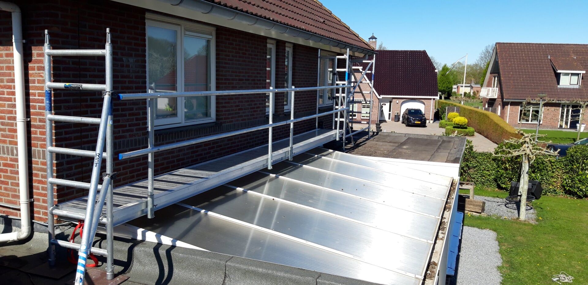 Loopbrug dakrandbeveiliging