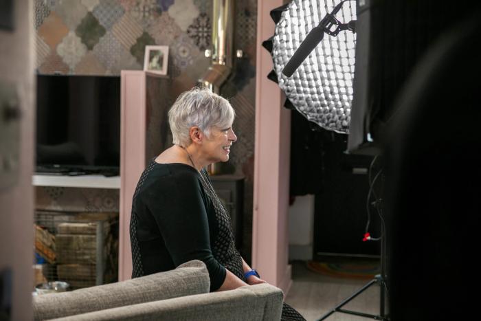 behind the scenes of Lynne being interviewed