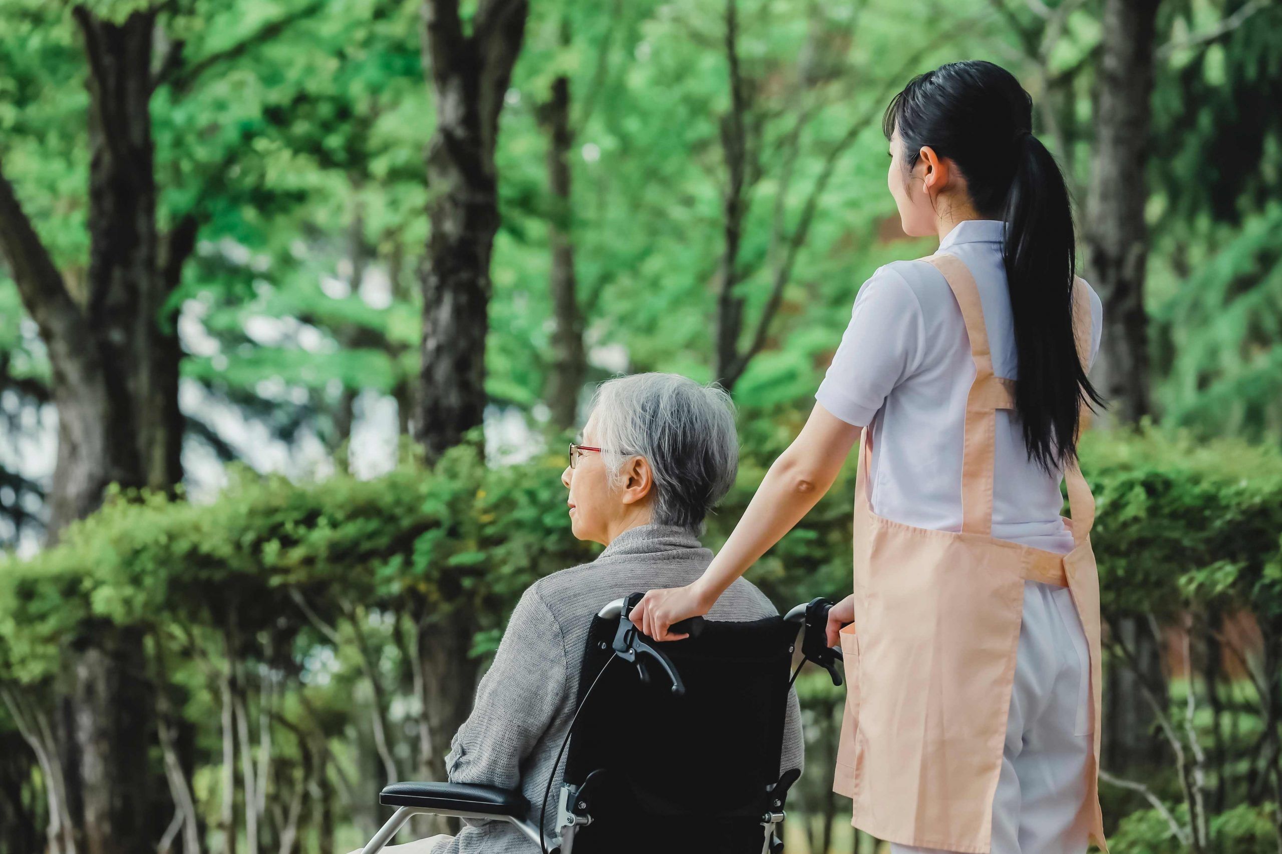Take care of the elderly in wheelchairs