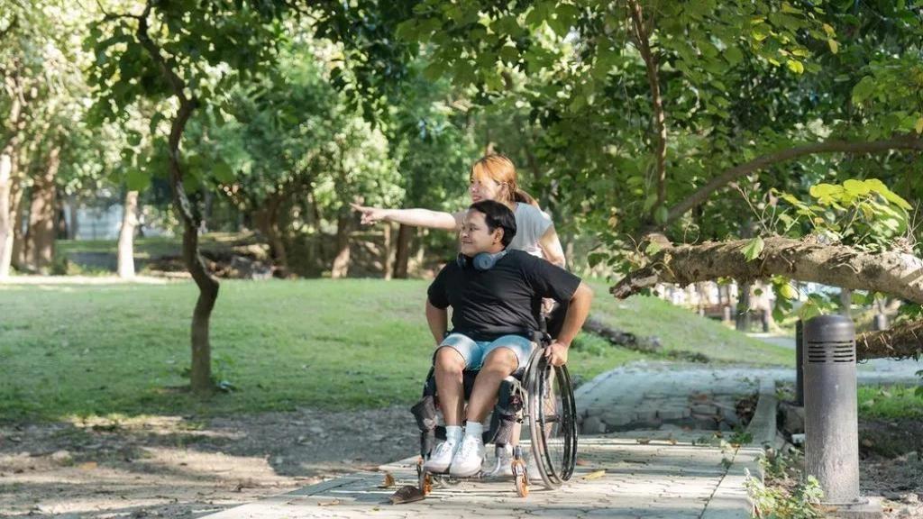 Enjoyabel Travel-INTCO Wheelchair make your life more colorful