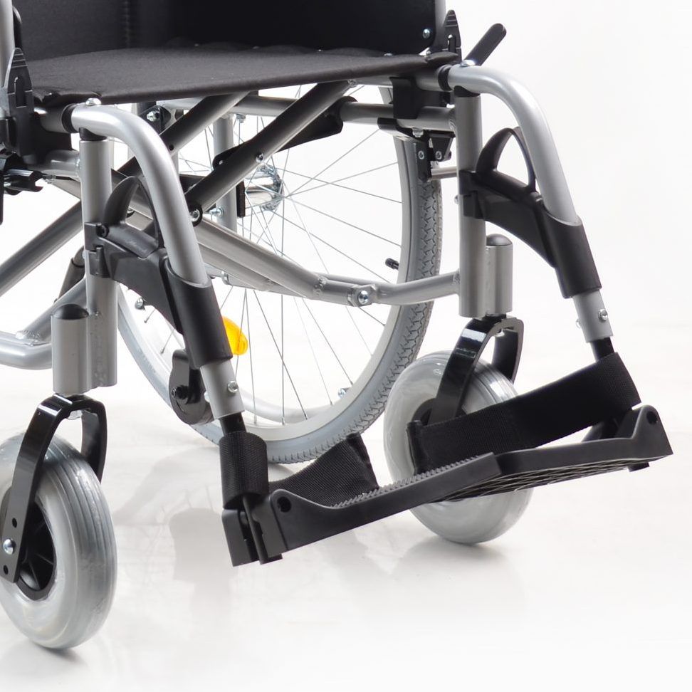 YK9070 aluminum foldable lightweight manual wheelchair height adjustable armrests can meet users’ different height needs and increase comfort detail