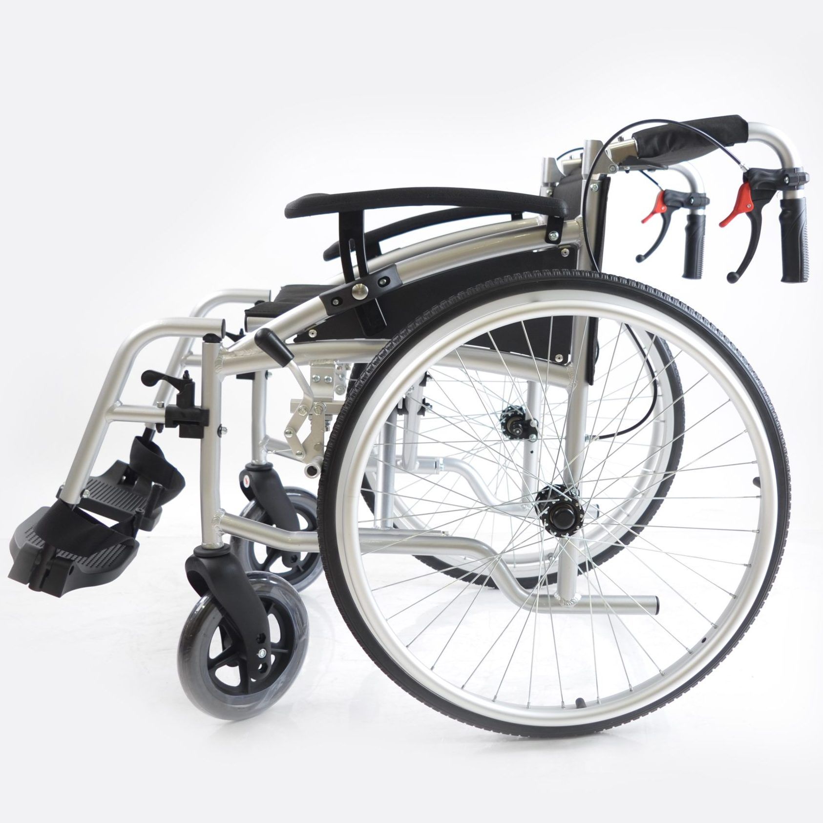 YK9088 aluminum foldable lightweight manual wheelchair height adjustable armrests can meet users’ different height needs and increase comfort detail