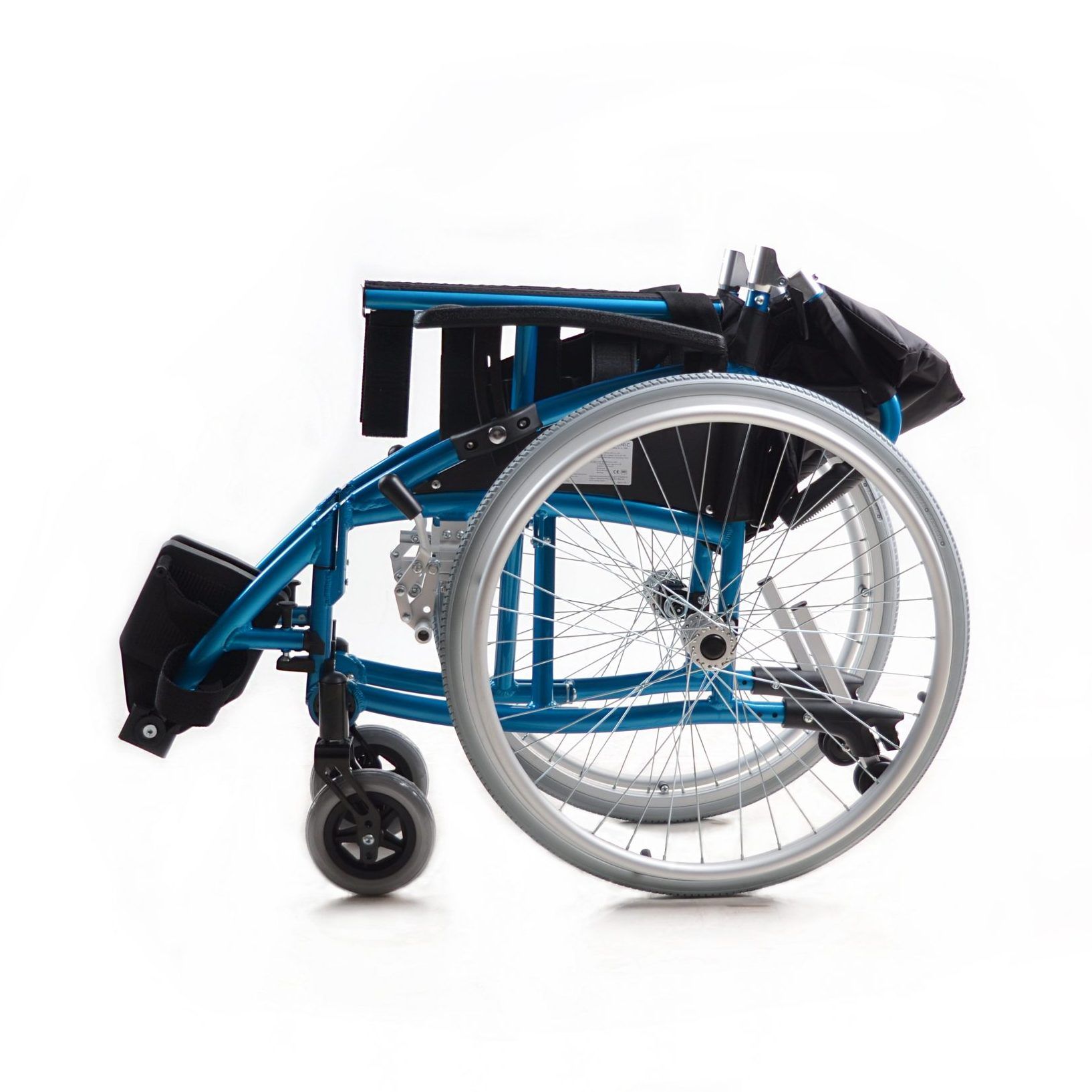 YK9067 aluminum foldable lightweight manual wheelchair height adjustable armrests can meet users’ different height needs and increase comfort detail