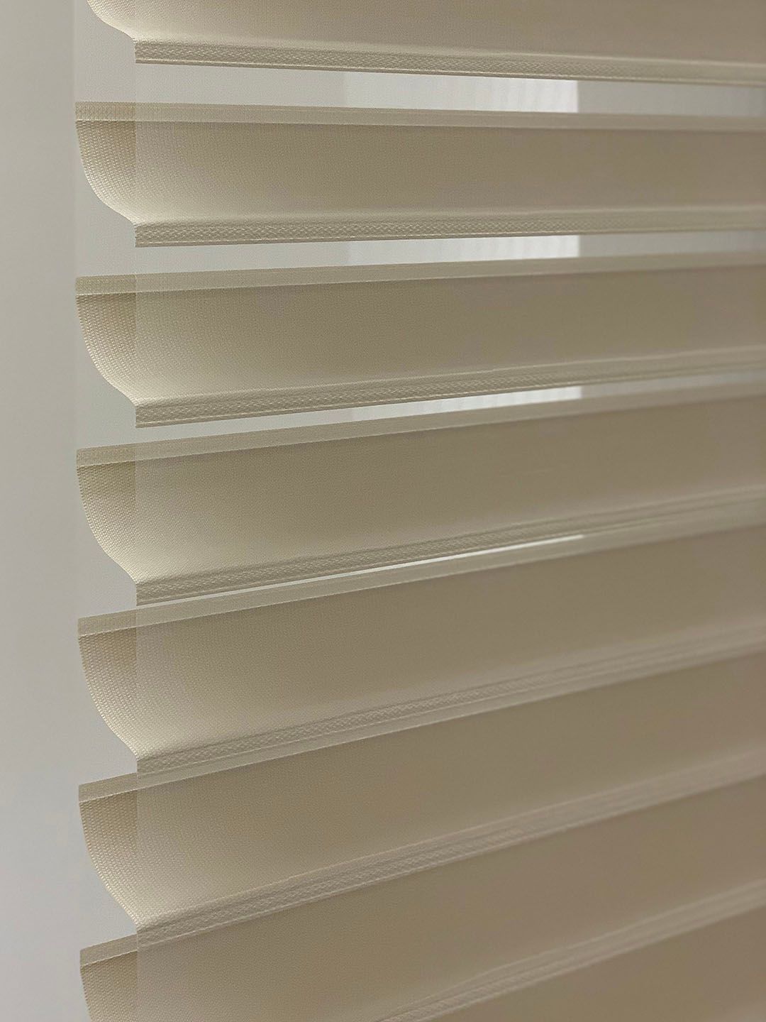 Close up of Silhouette: tri-shade window blinds